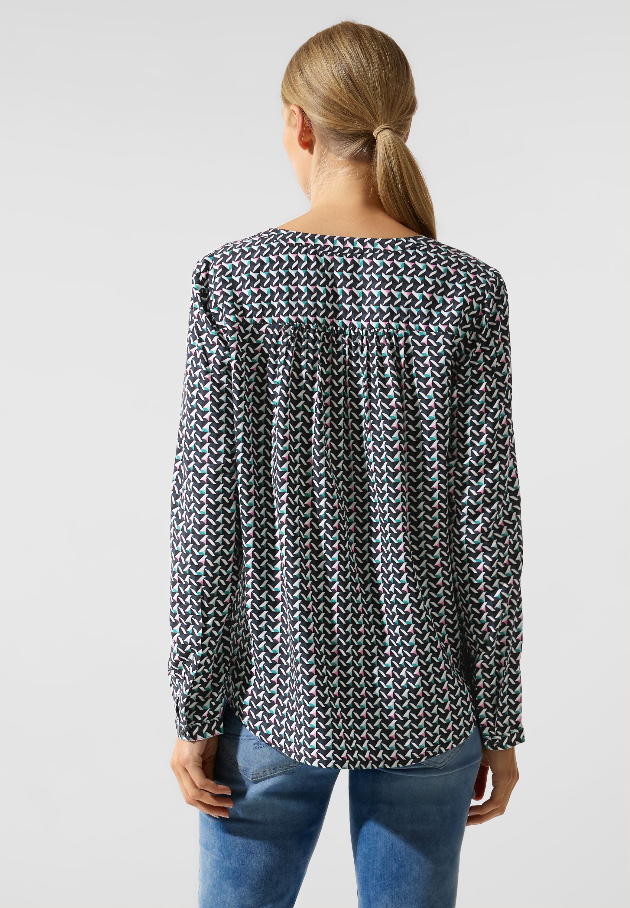 Bluse mit grafischem Muster