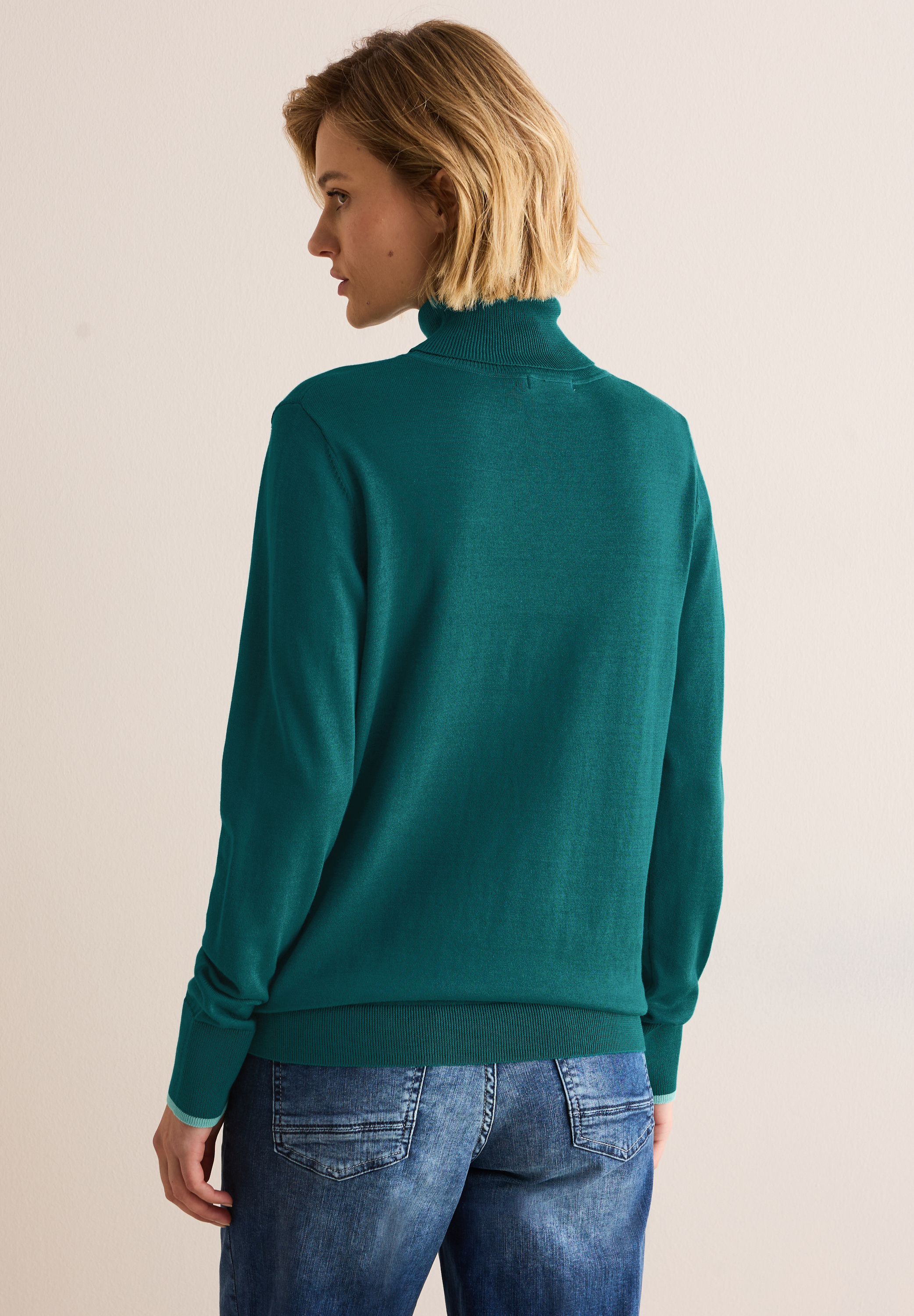 Basic Rollkragen-Pullover