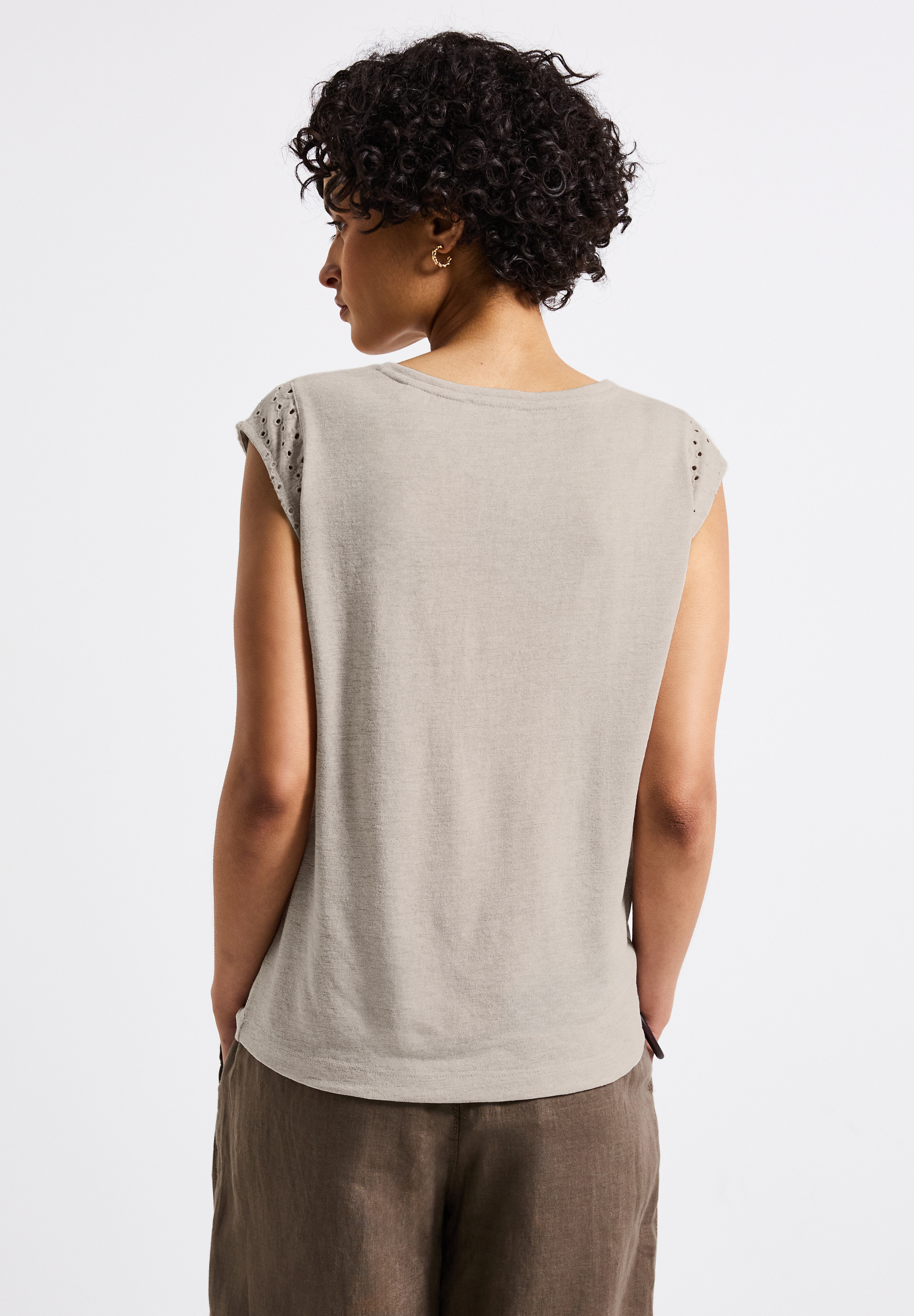 Shirt mit Stickdetails