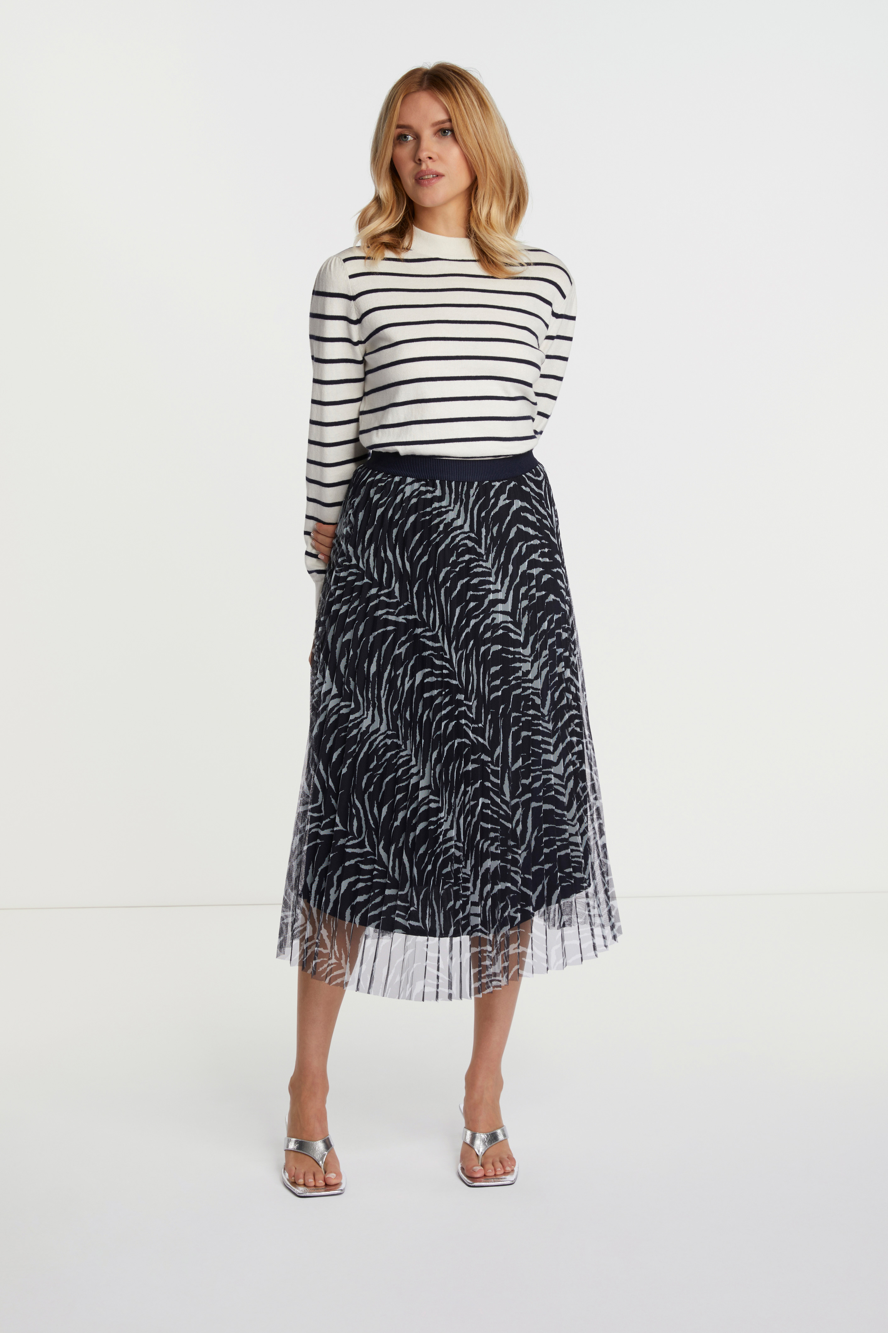 mock neck striped