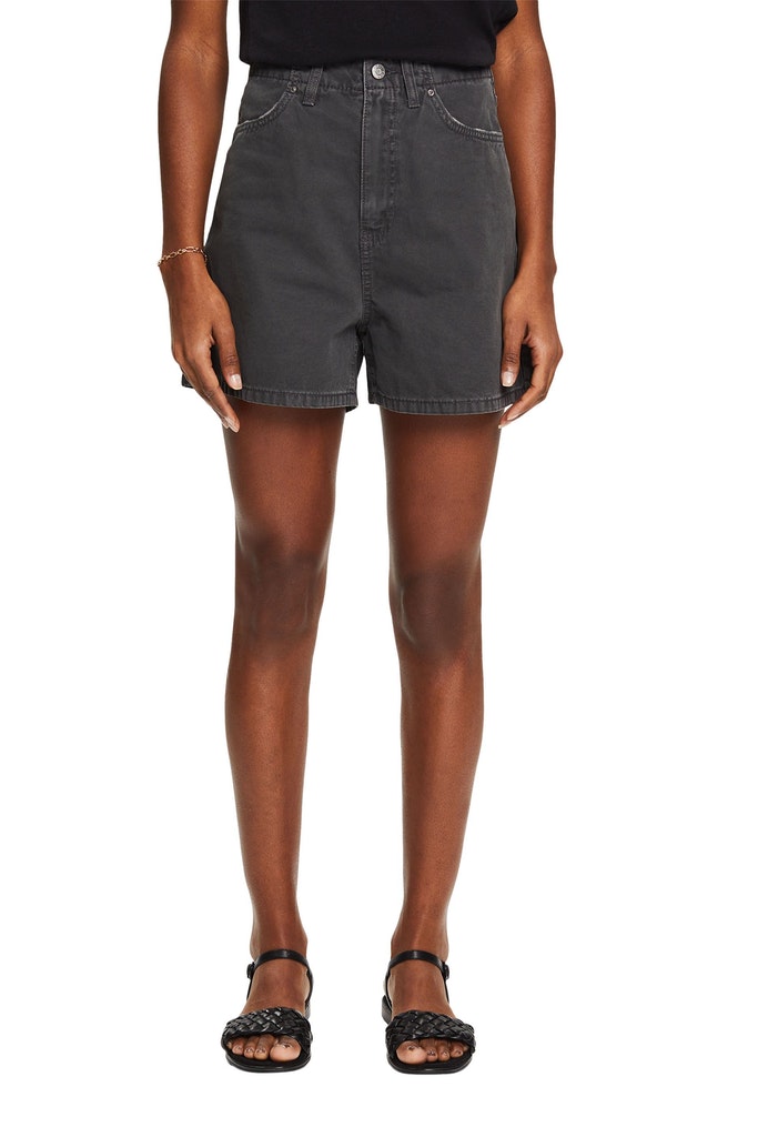 Mit Hanf: kurze Shorts