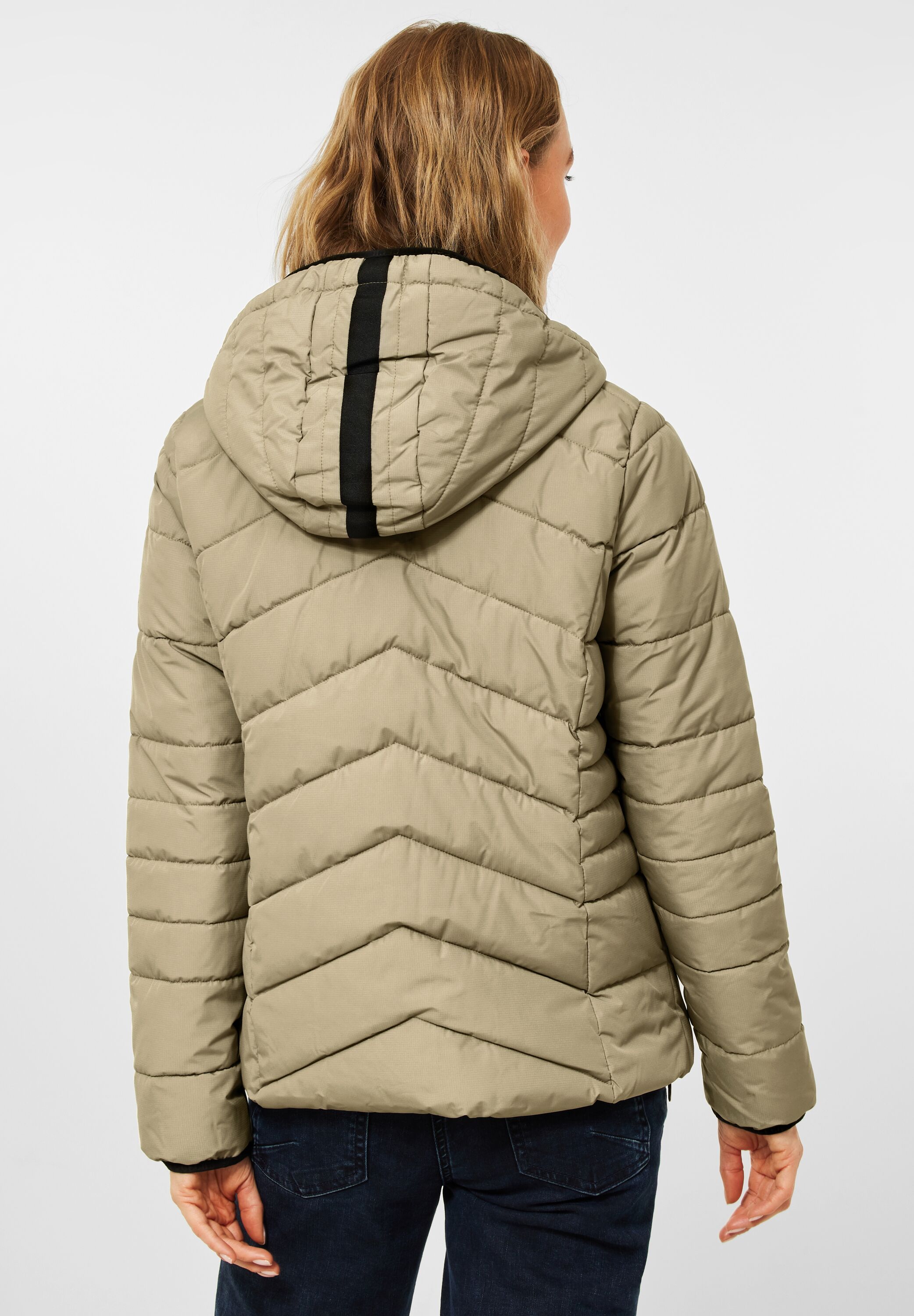 Steppjacke mit Kapuze