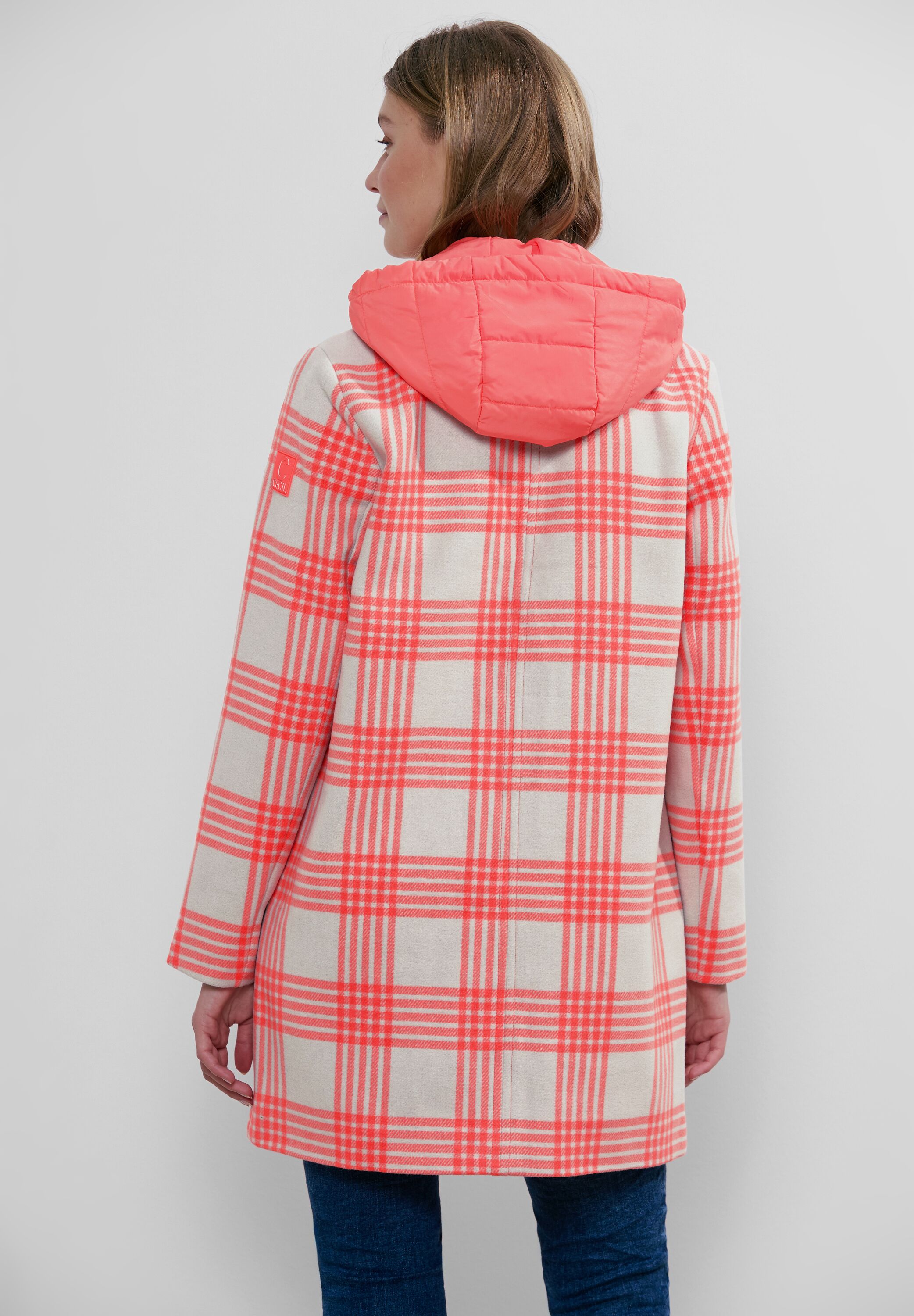 Karierter Übergangsmantel