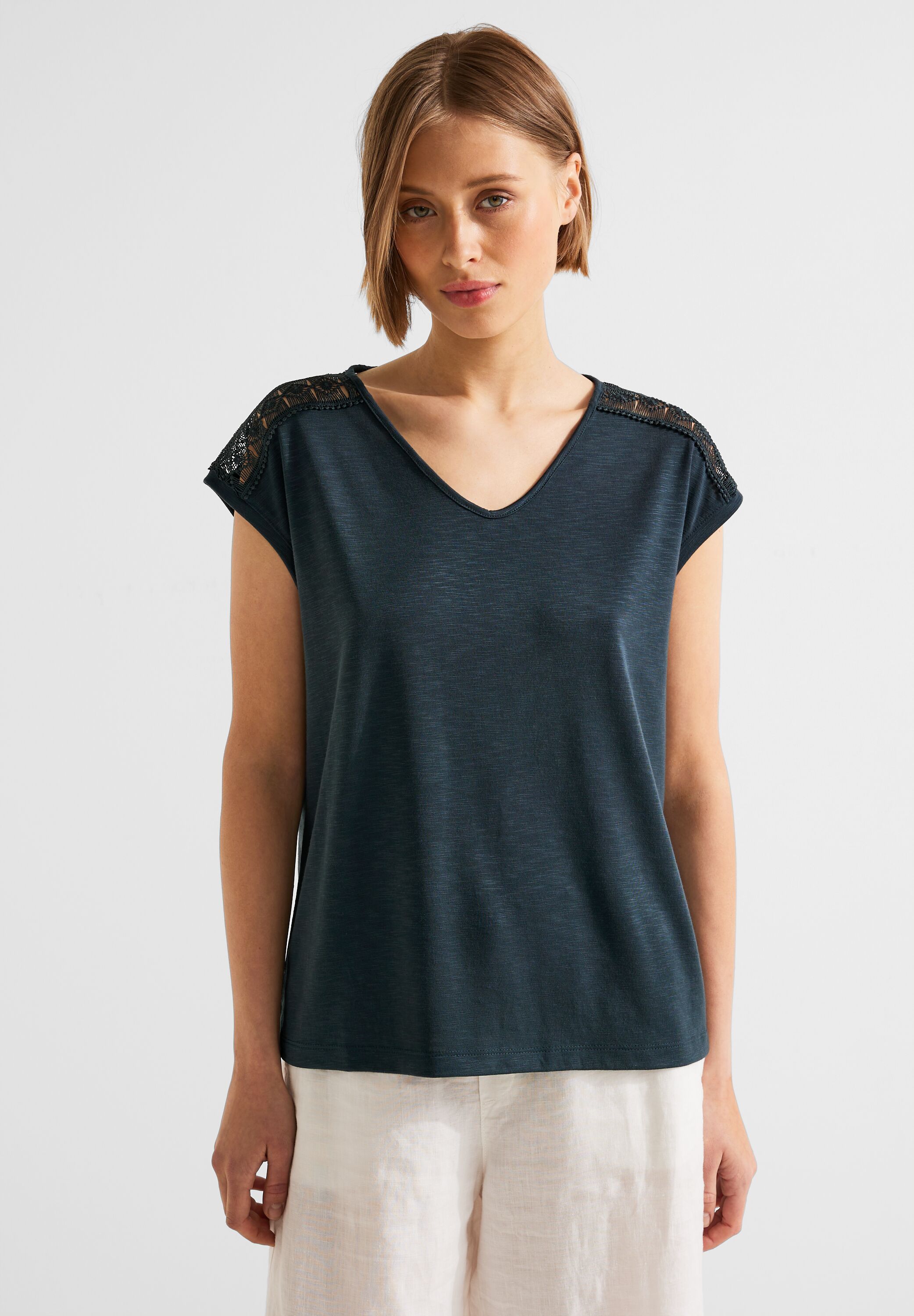 Shirt mit Spitzenschultern