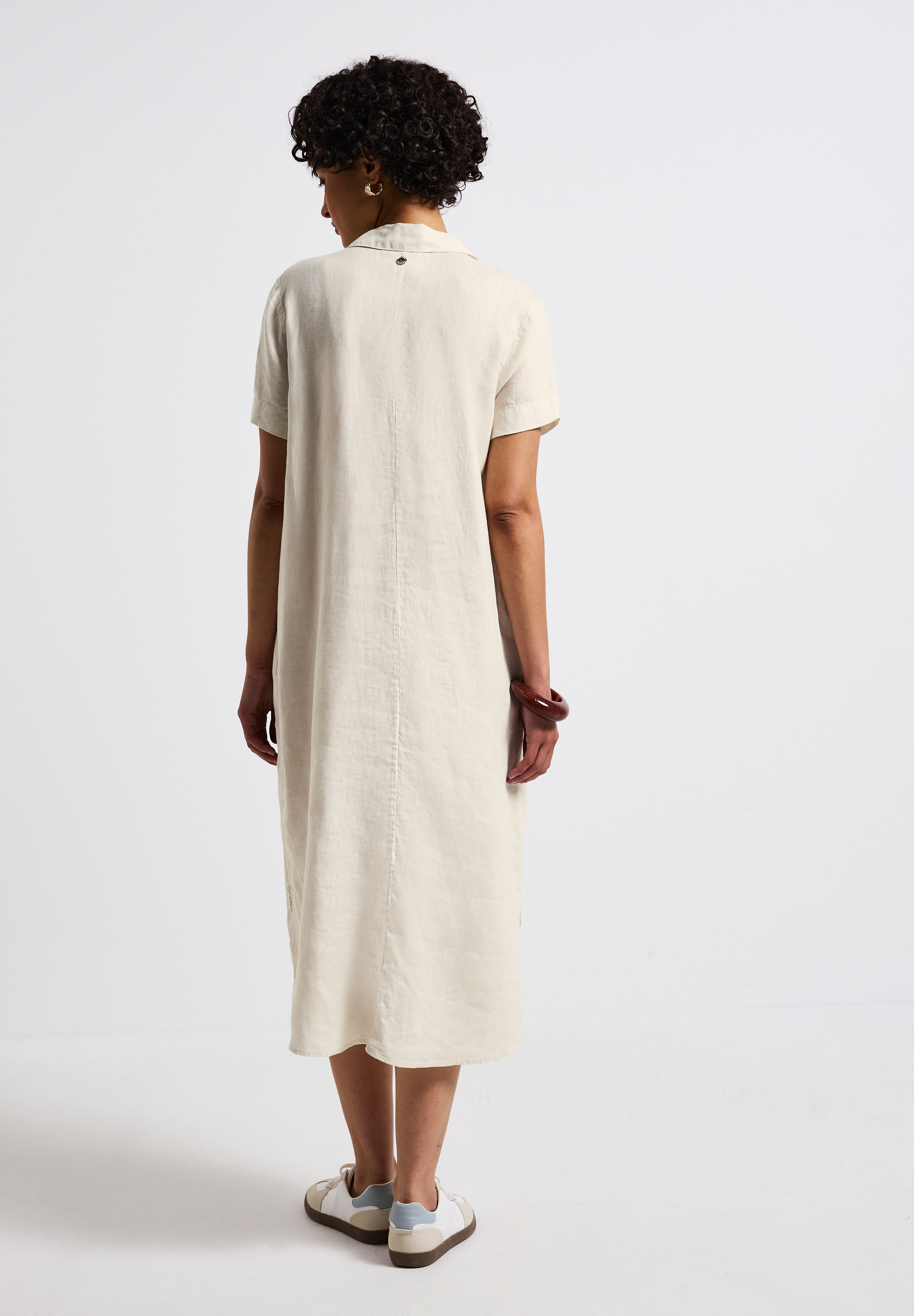 Kurzarmkleid aus Leinen