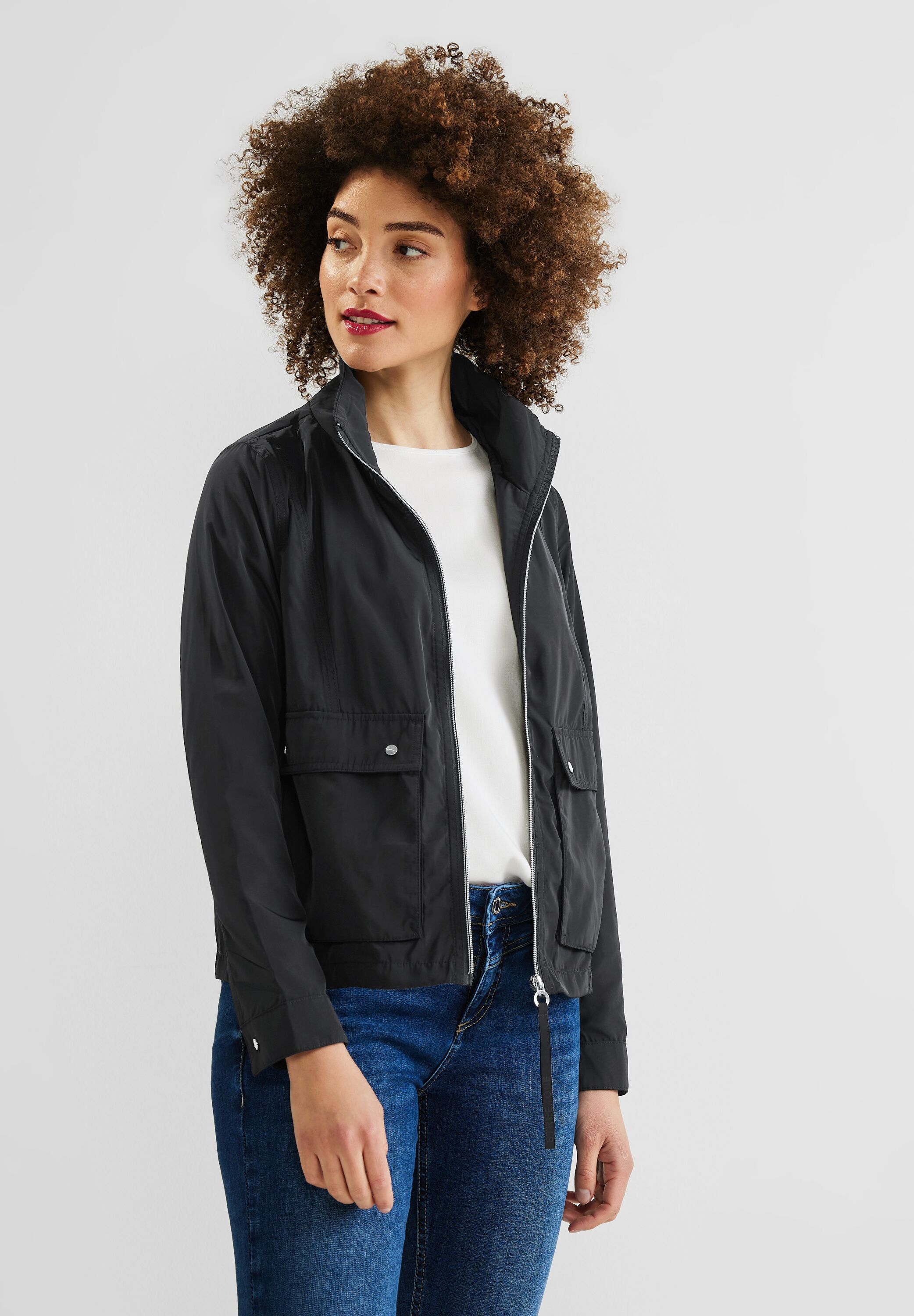 Moderner Windbreaker