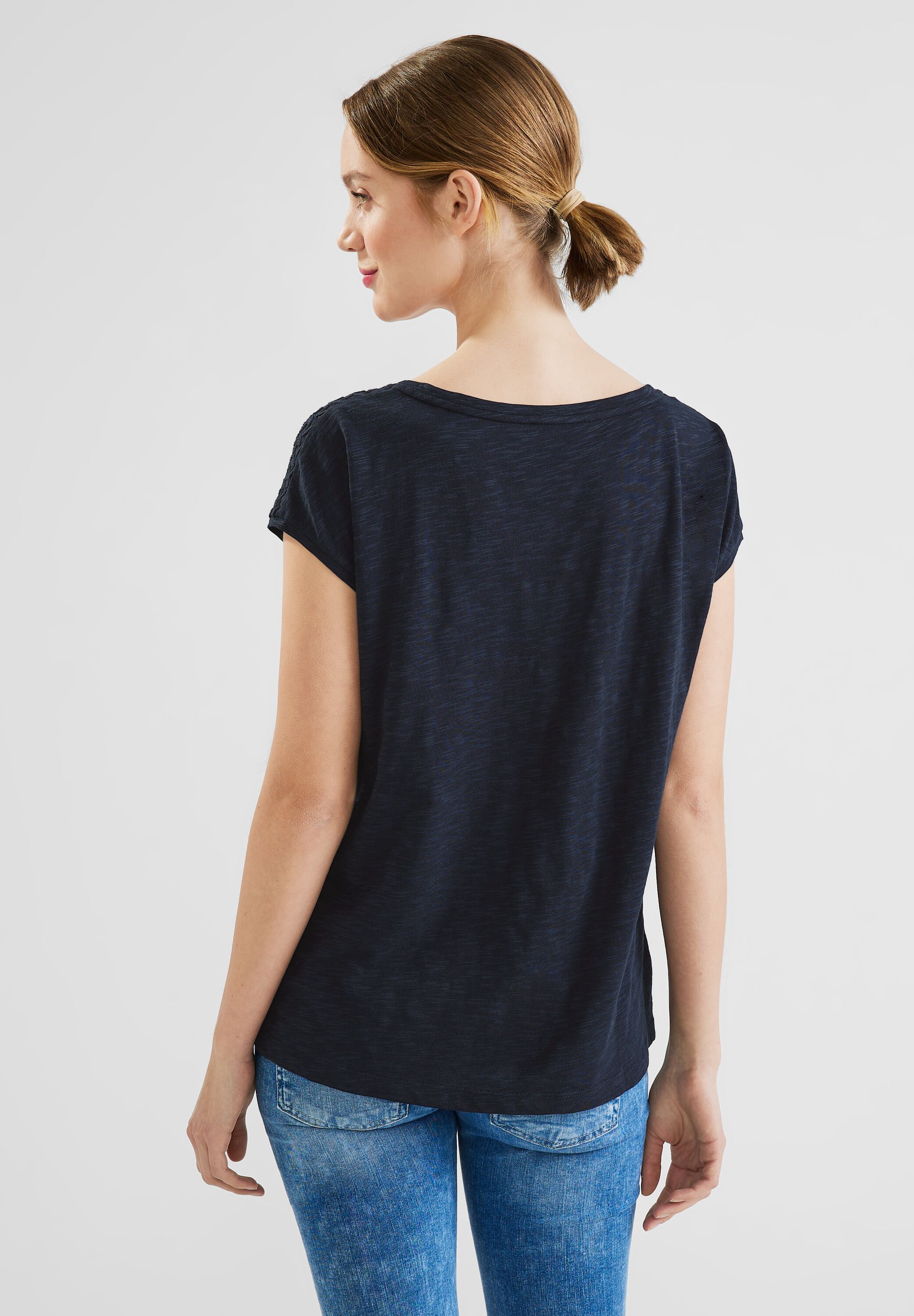 Shirt mit Spitzeneinsatz