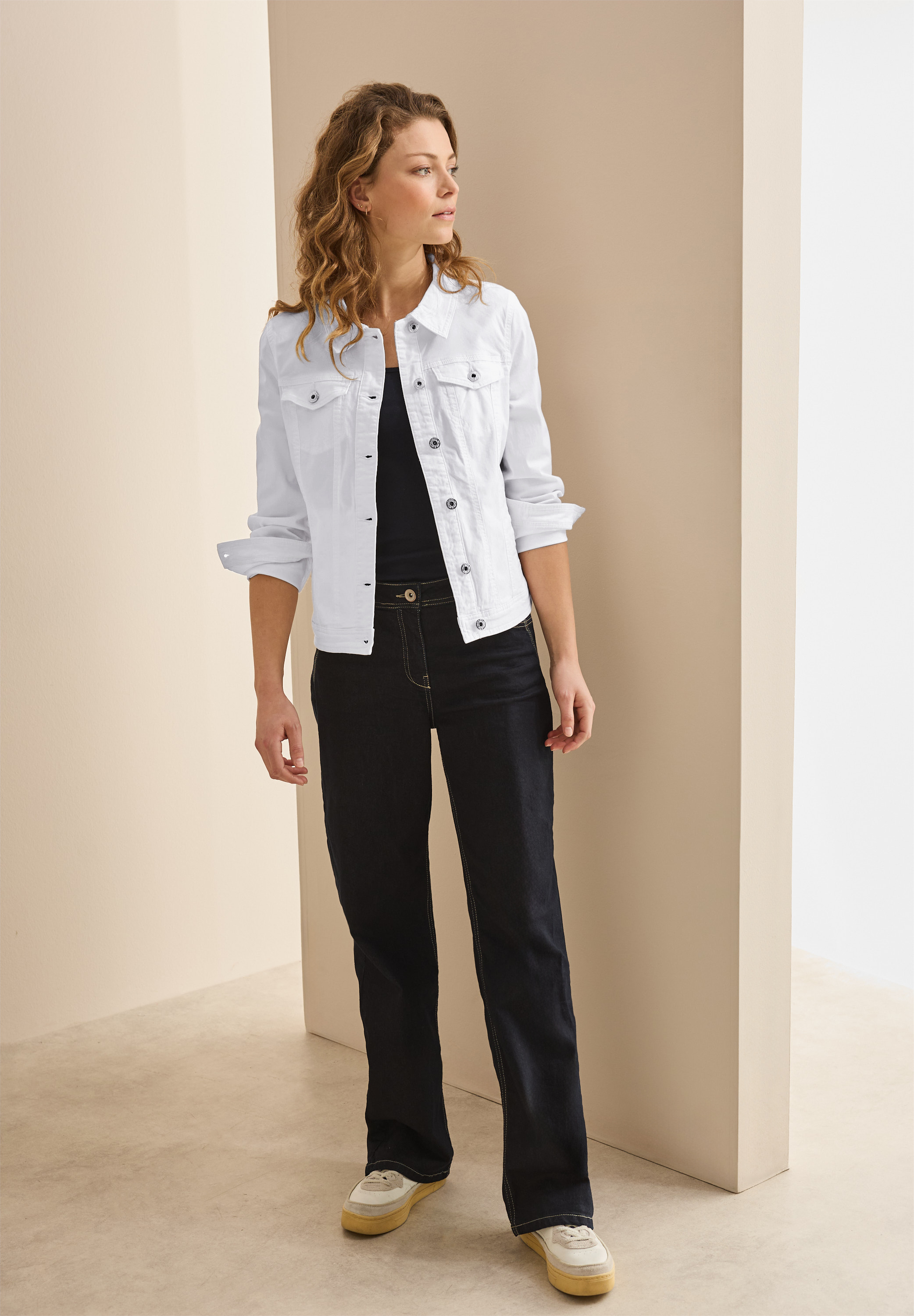 Jeansjacke mit Taschen