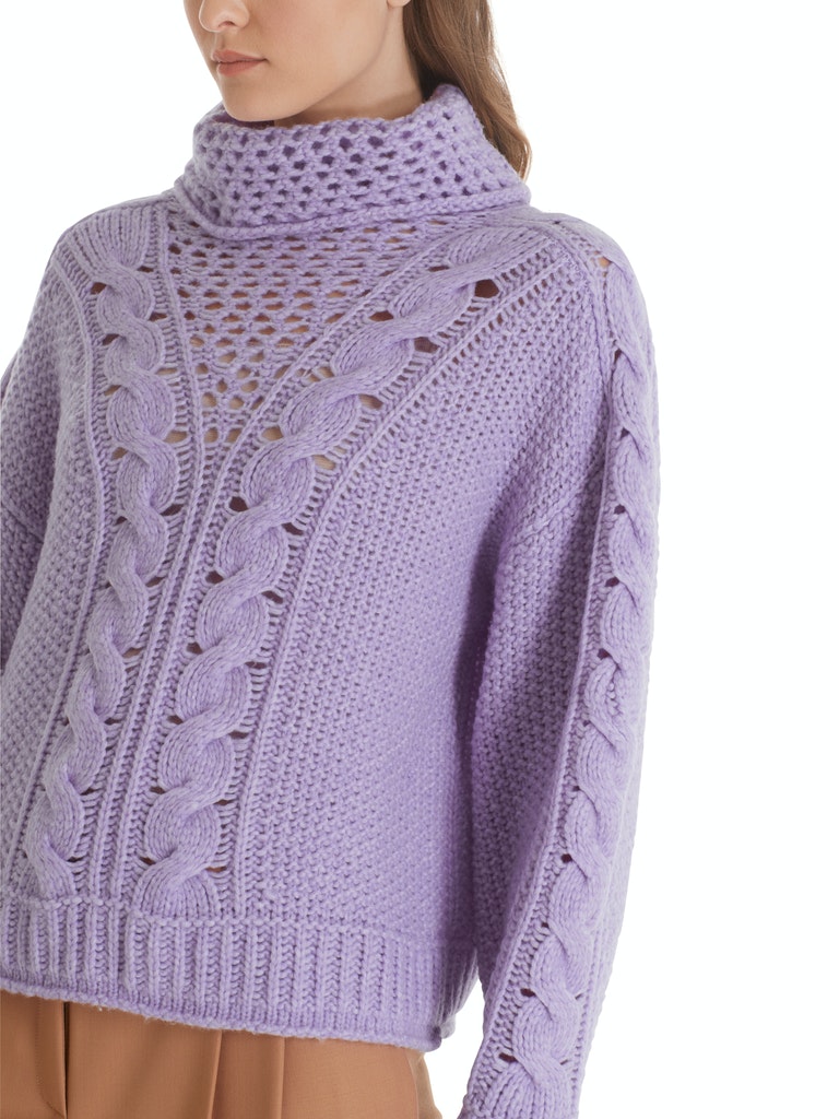 Pullover Knitted in Germany