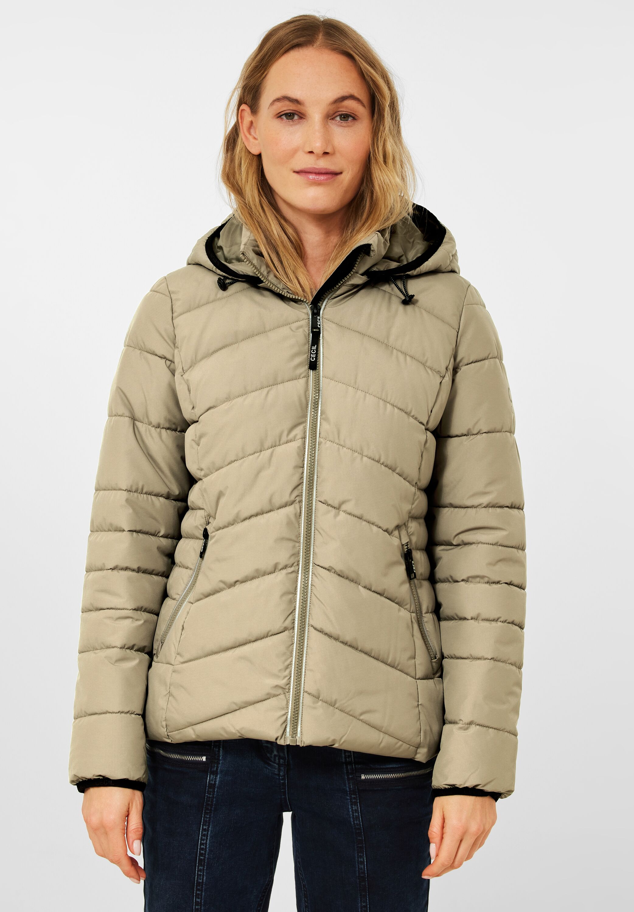 Steppjacke mit Kapuze