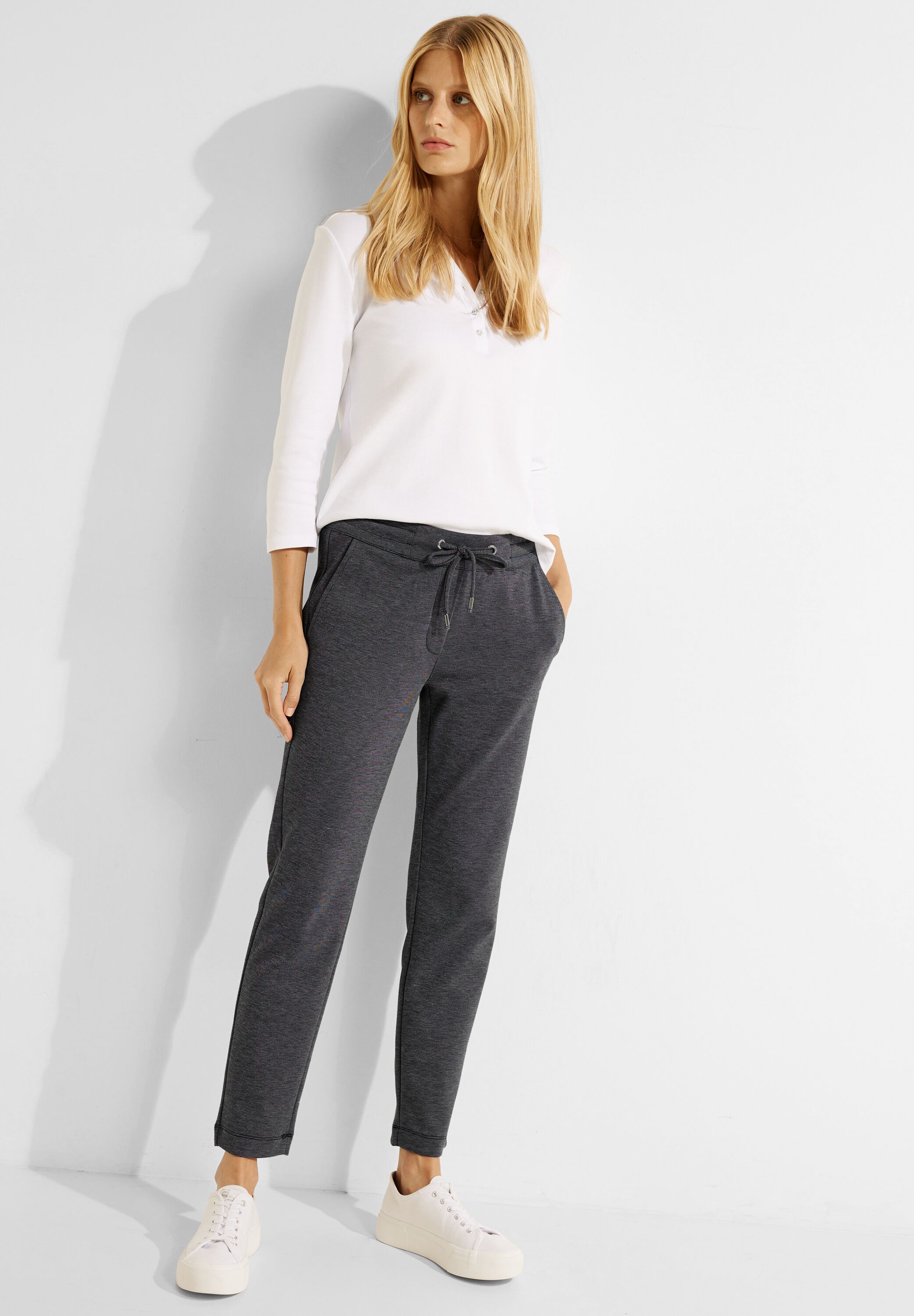 Casual Fit Hose