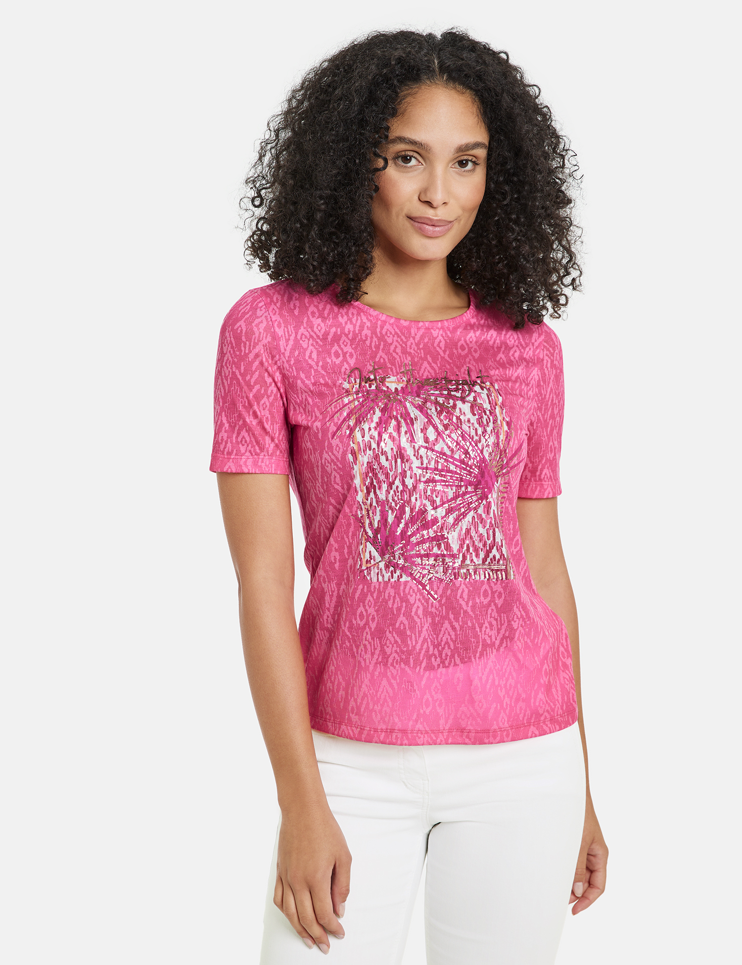 Gemustertes T-Shirt mit Frontprint