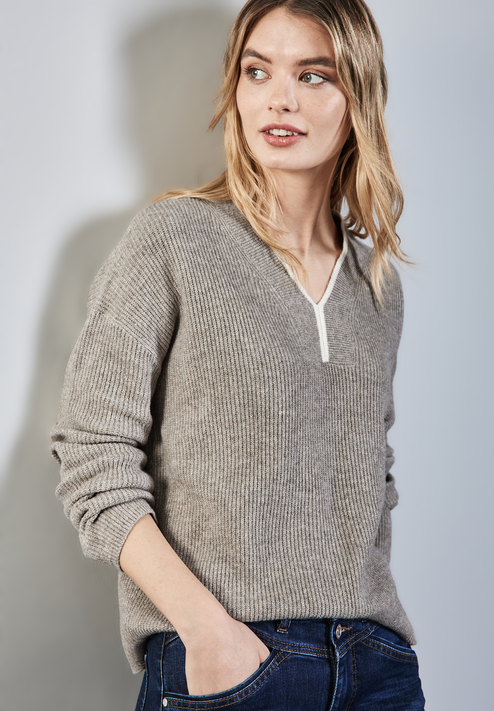 Pullover mit V-Ausschnitt
