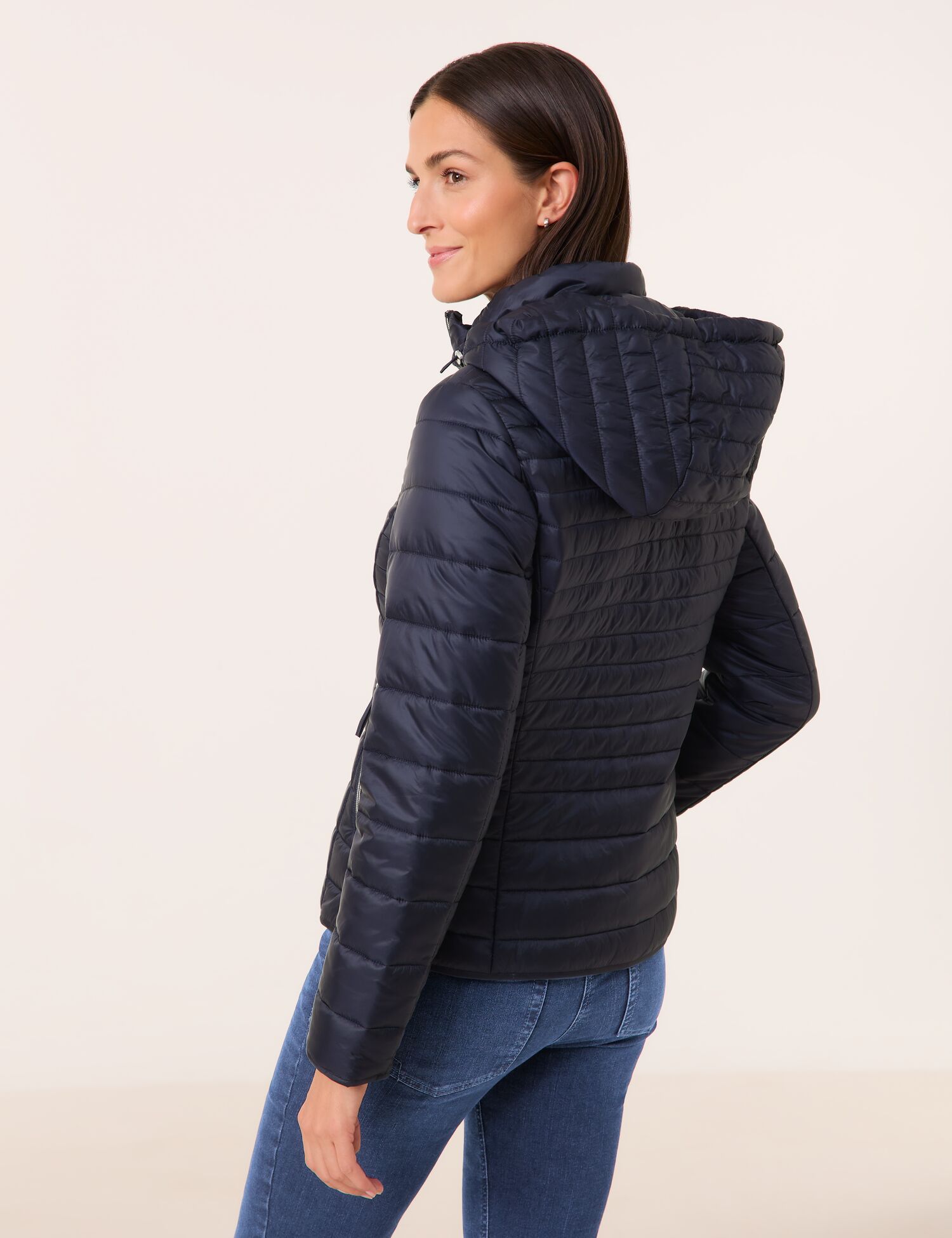 Steppjacke mit abnehmbarer Kapuze