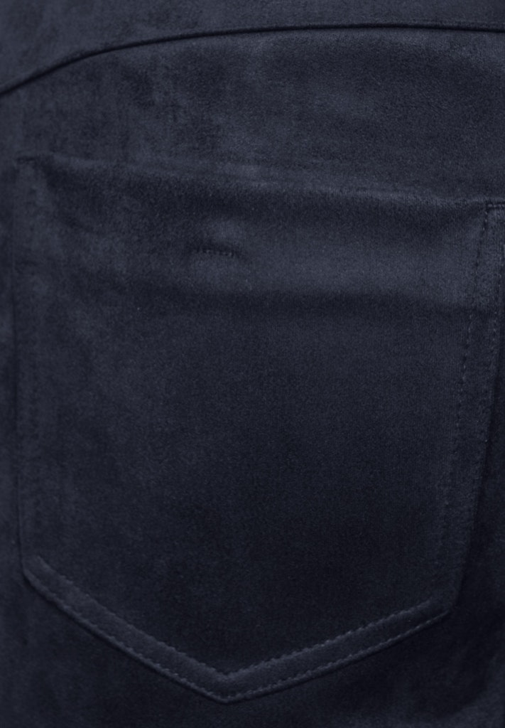 Slim Fit Hose in Velours