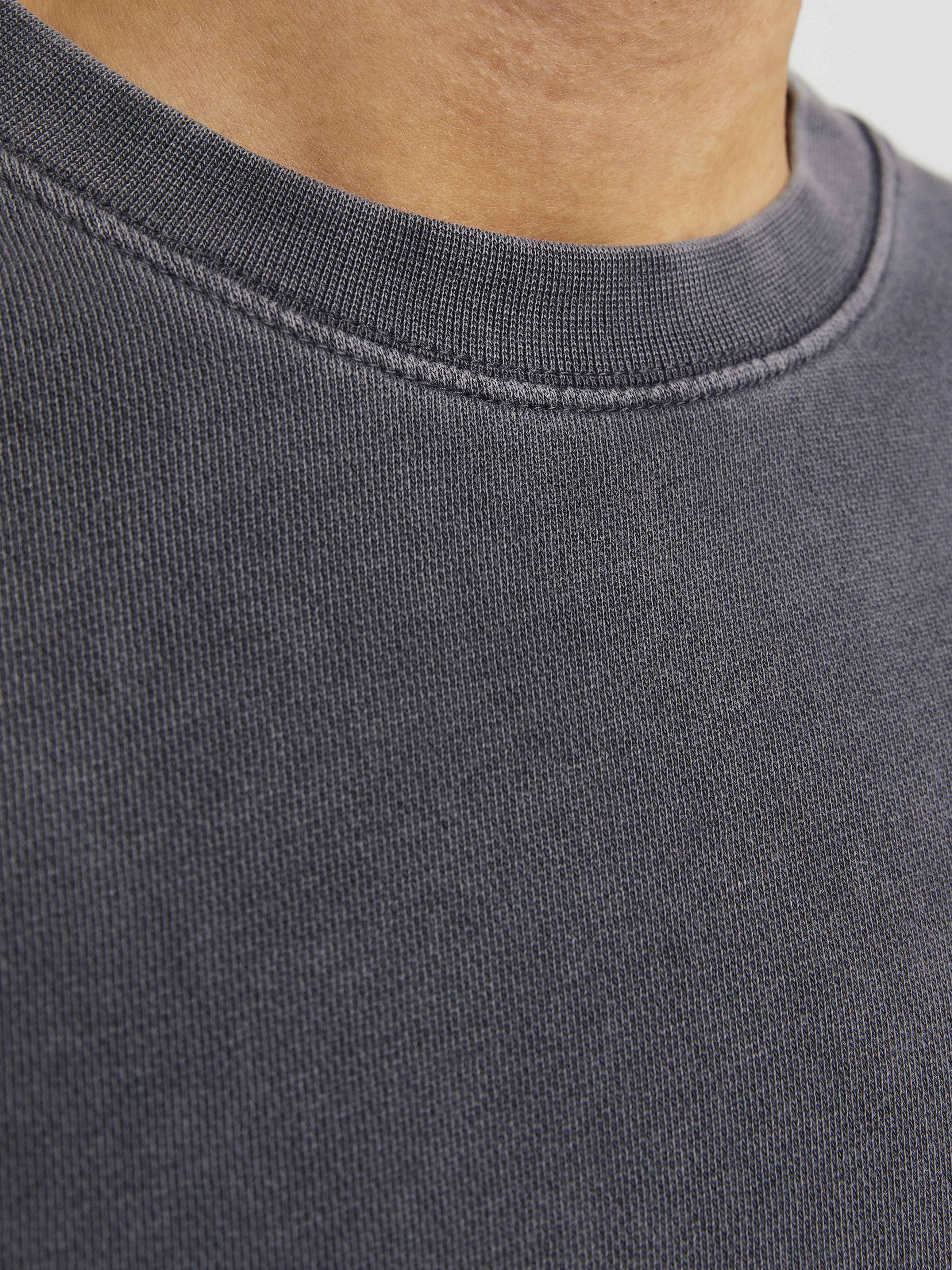 JJECHARGE FADED SWEAT CREW NECK NOOS