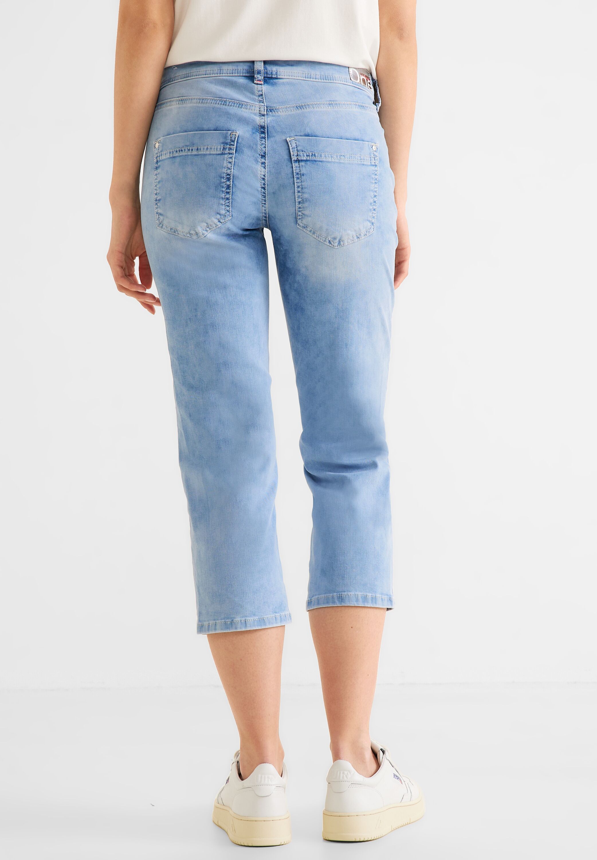 Casual Fit Jeans mit Stretch