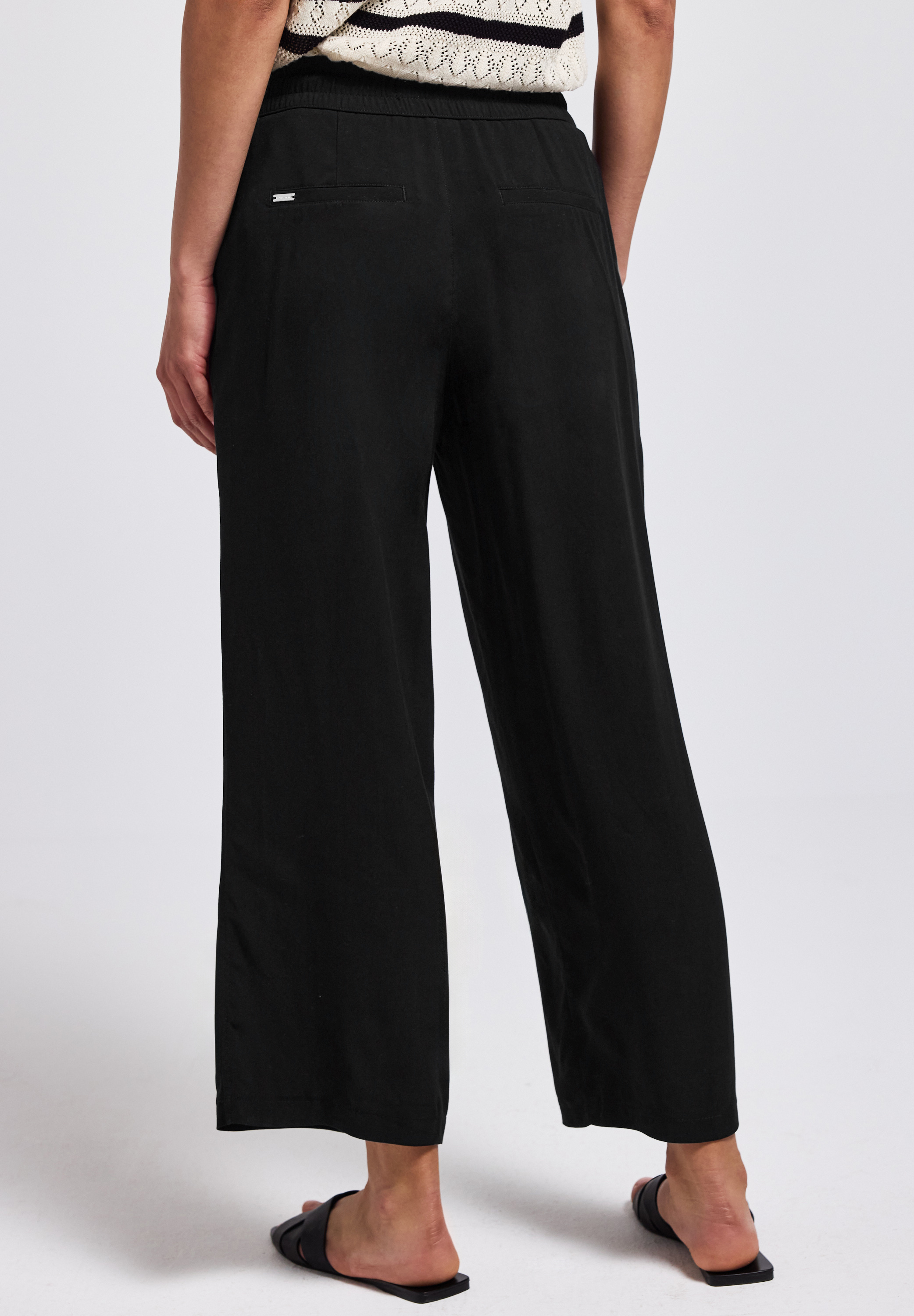Wide Leg Hose