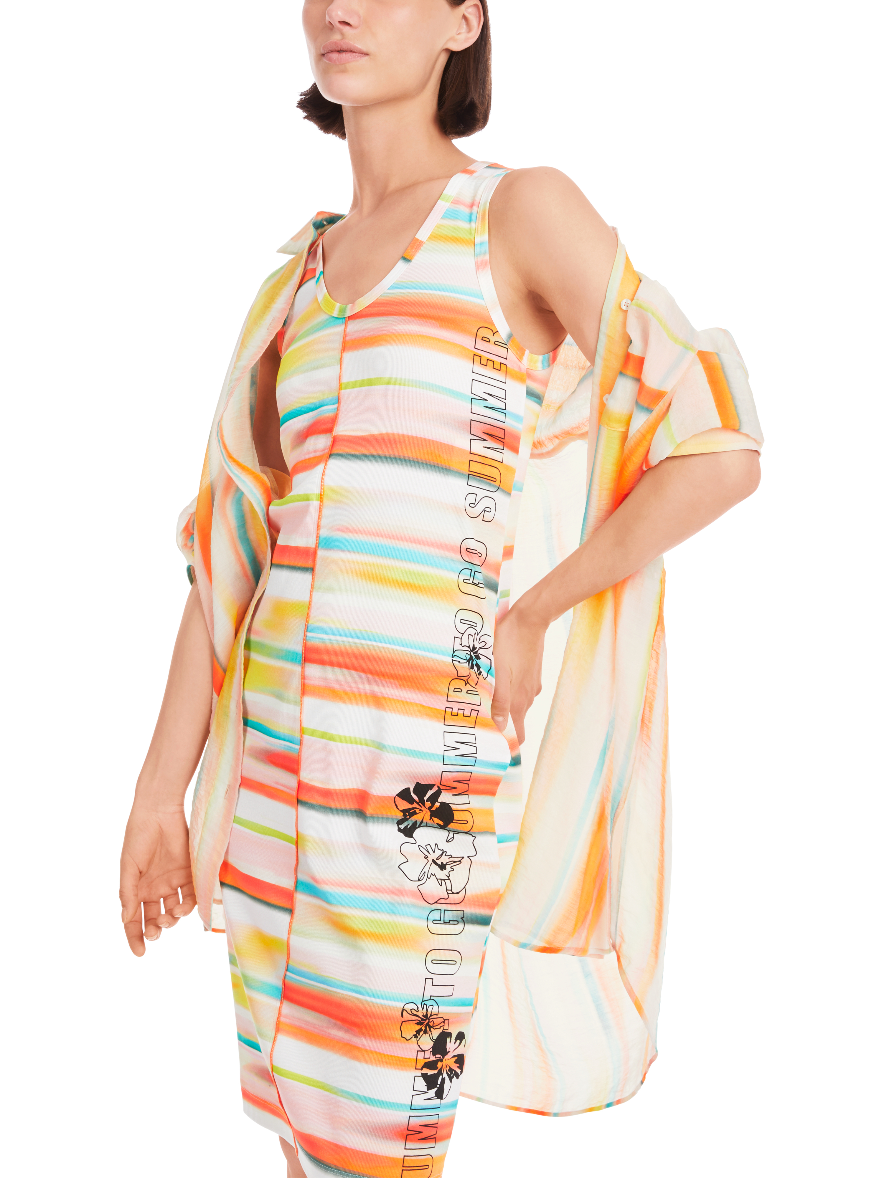 Geripptes Kleid mit Querstreifen