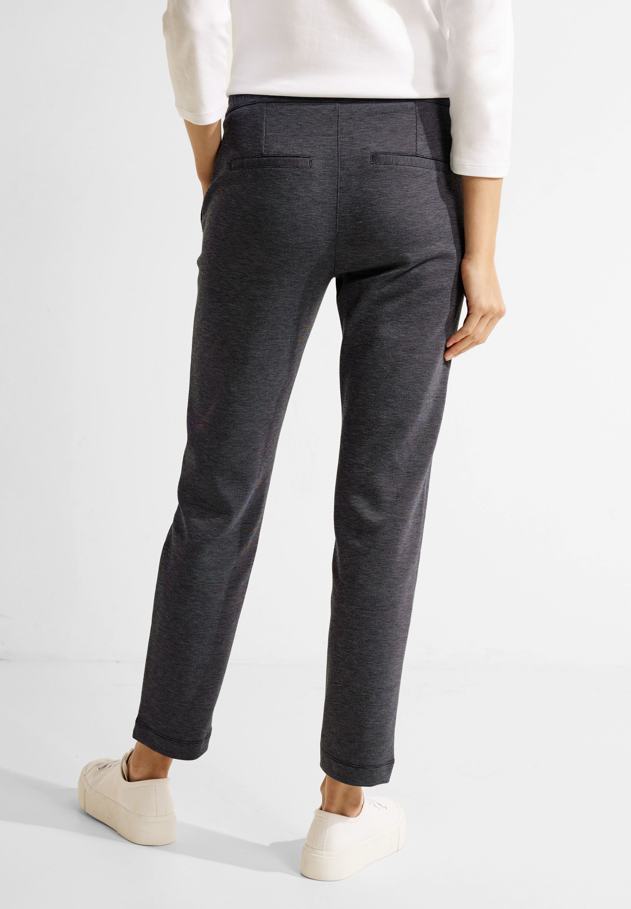 Casual Fit Hose