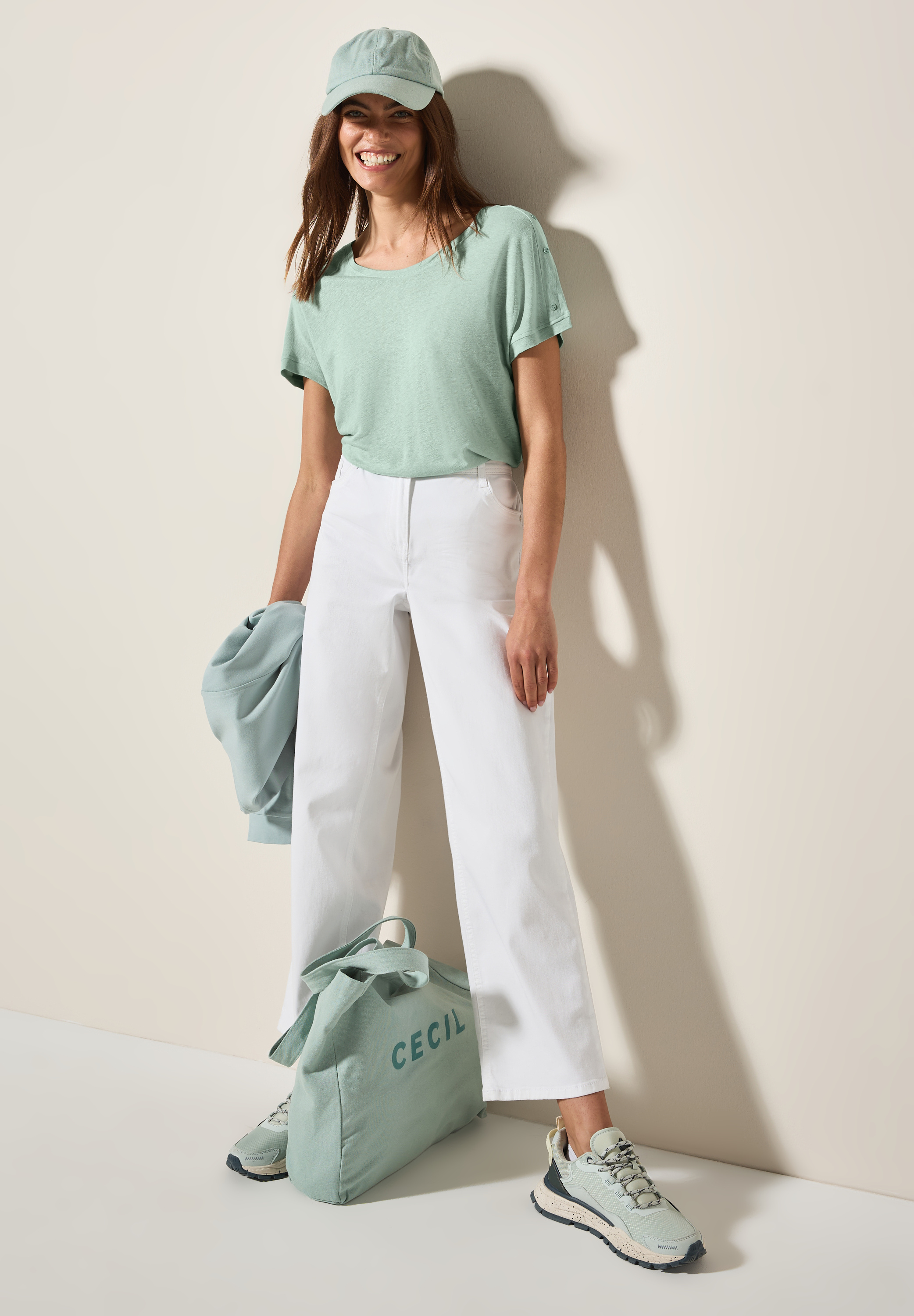 T-Shirt mit Knopfdetail