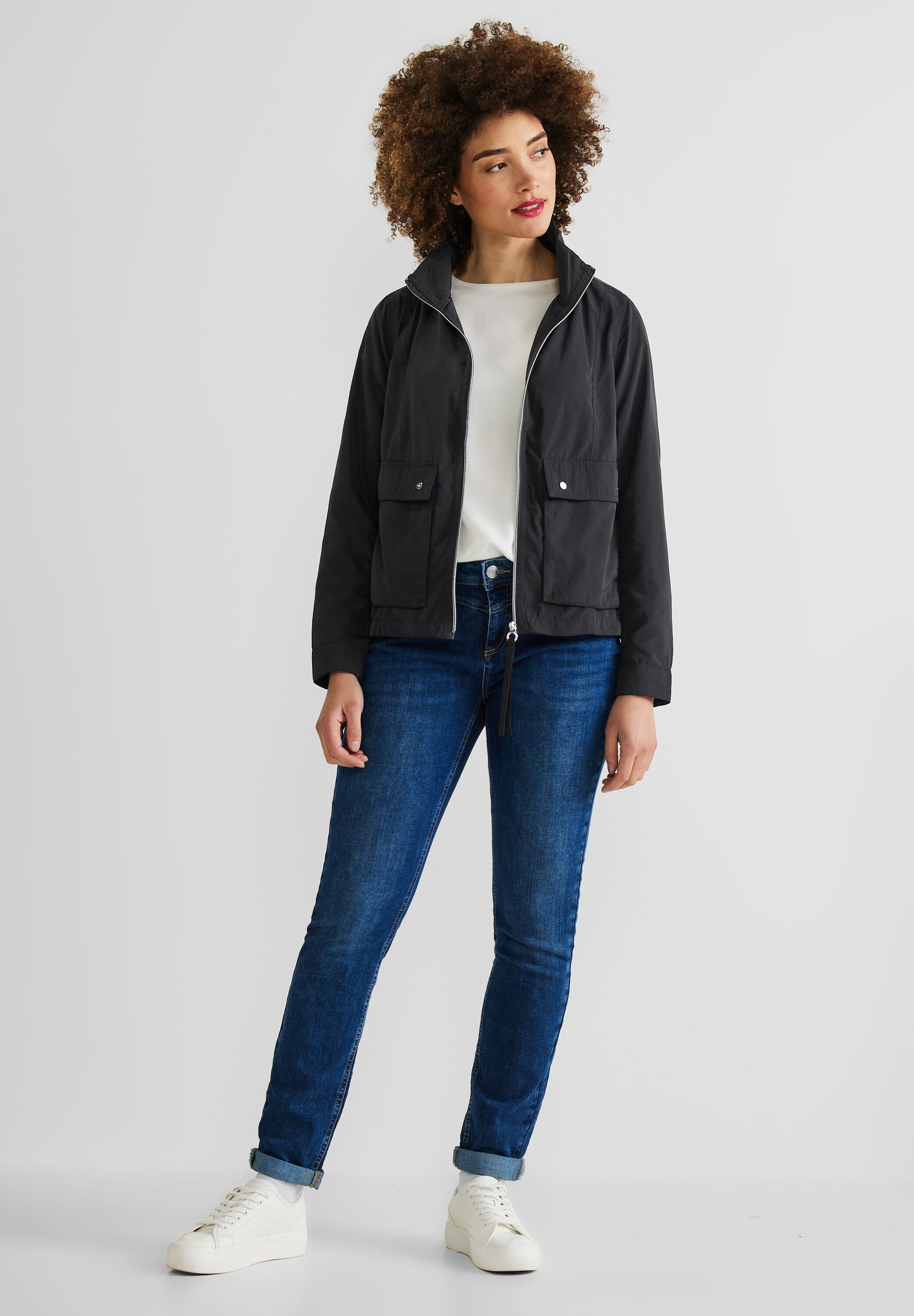 Moderner Windbreaker