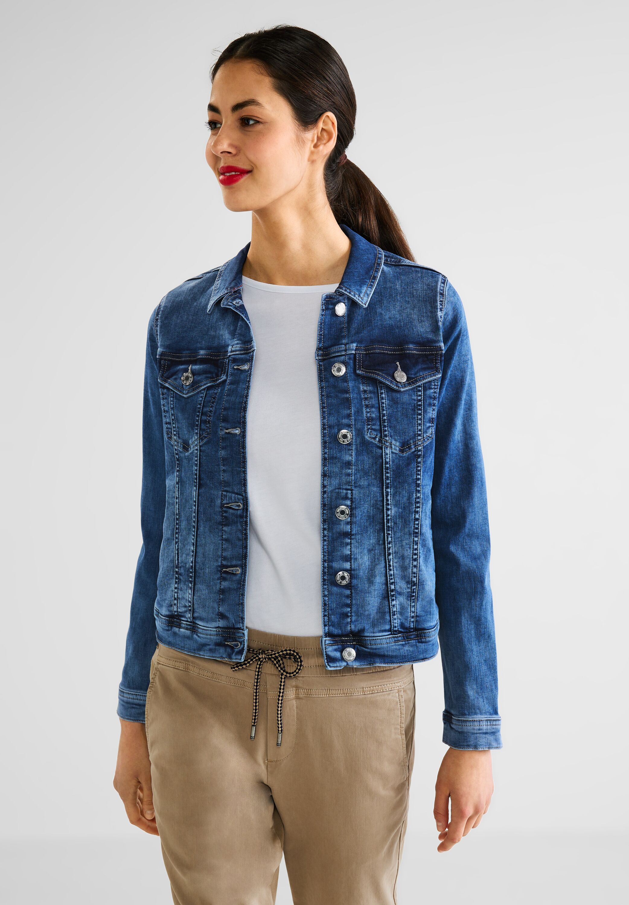 Mittelblaue Jeansjacke