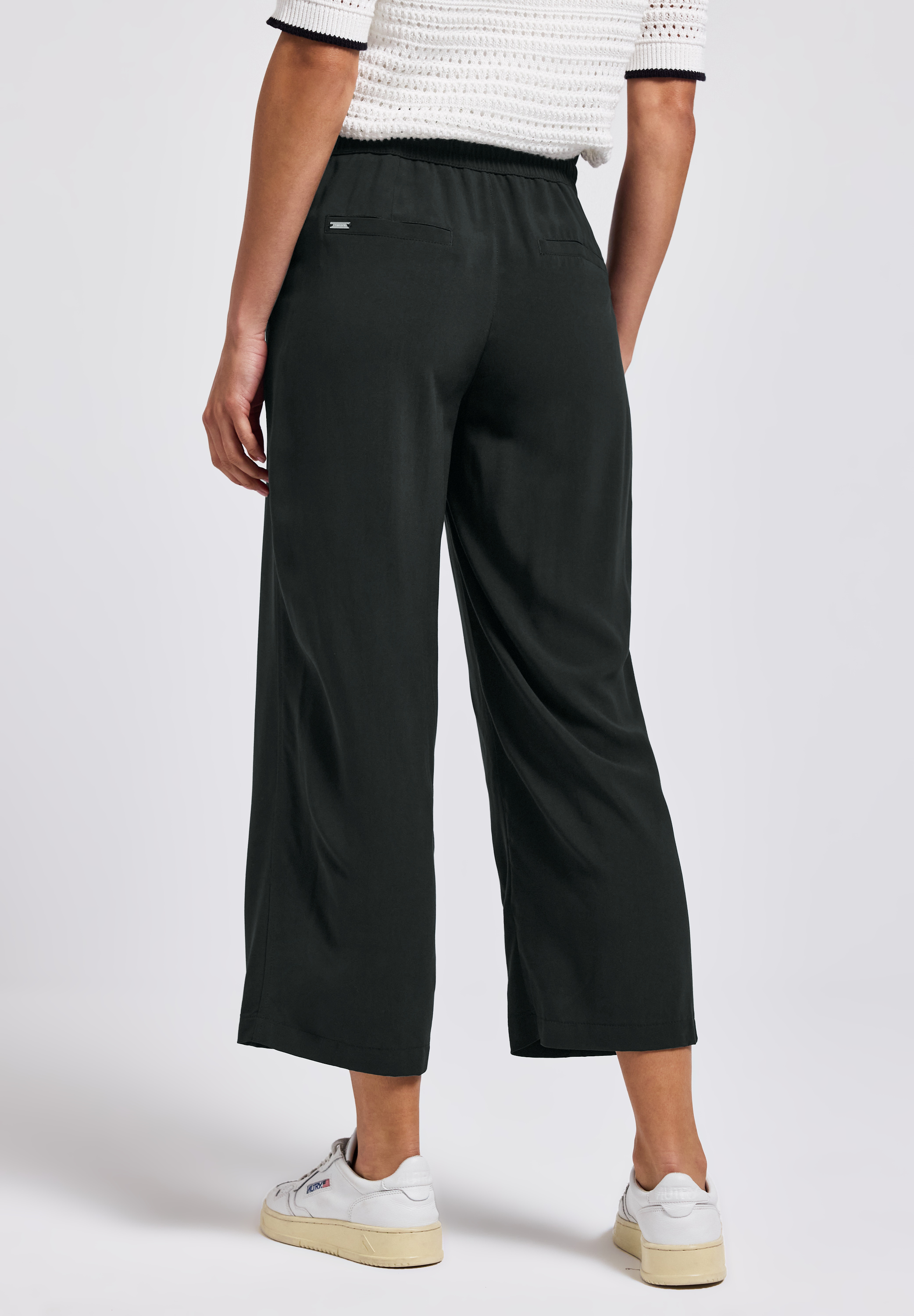 Wide Leg Hose