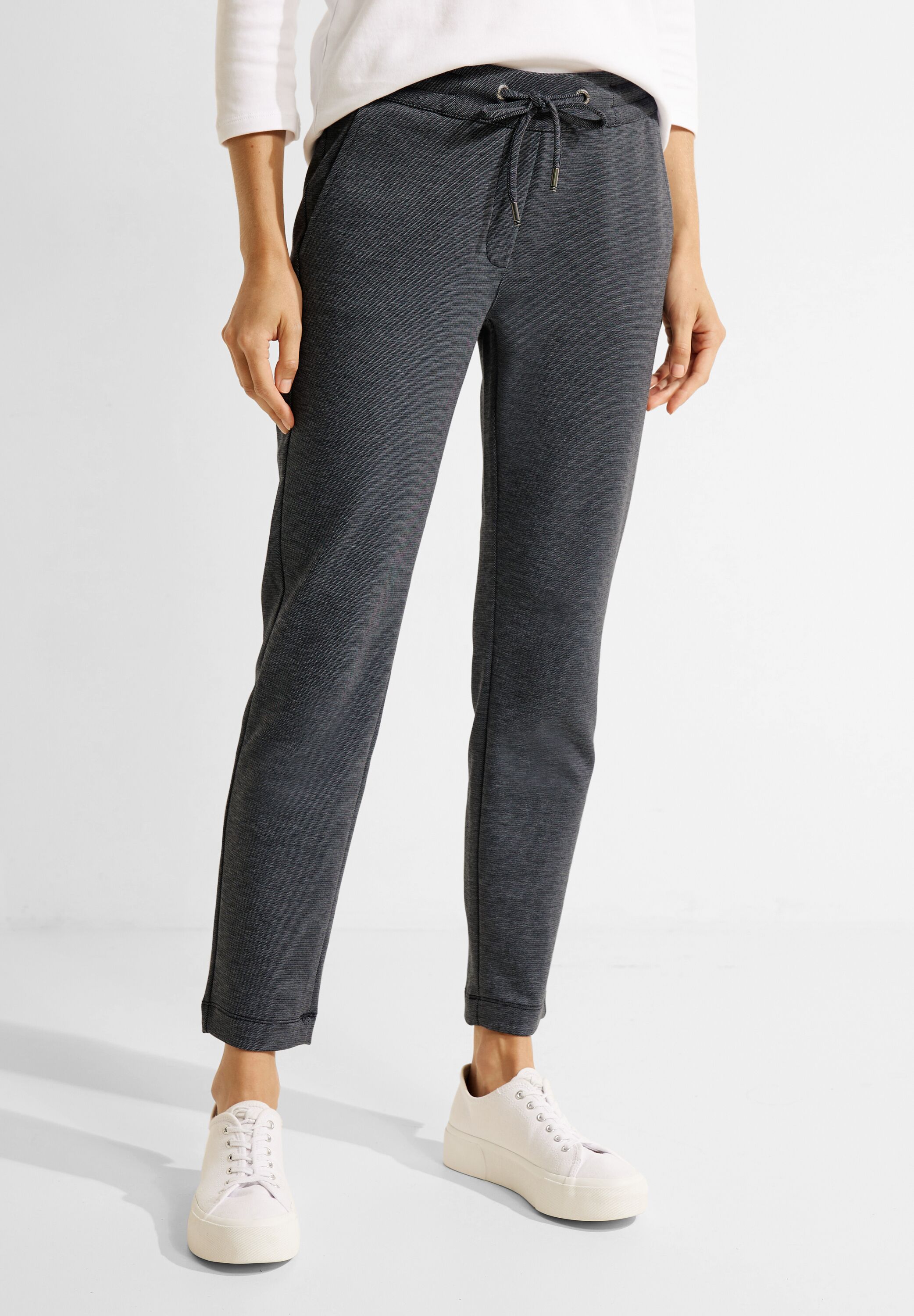 Casual Fit Hose