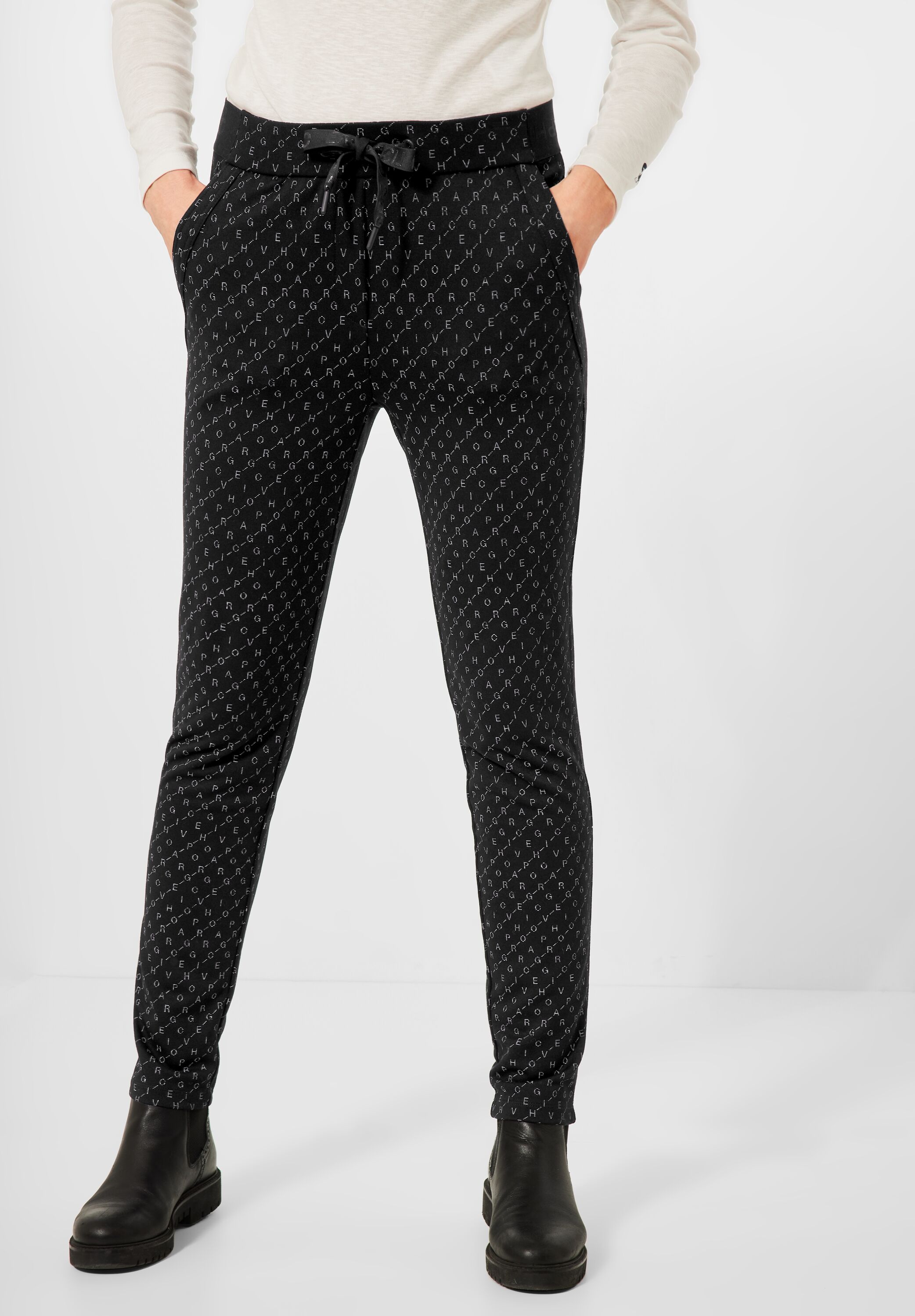Casual Fit Hose