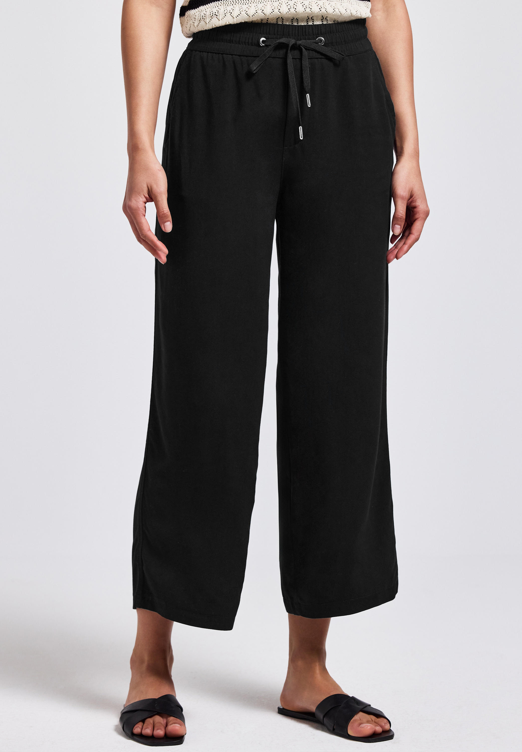 Wide Leg Hose