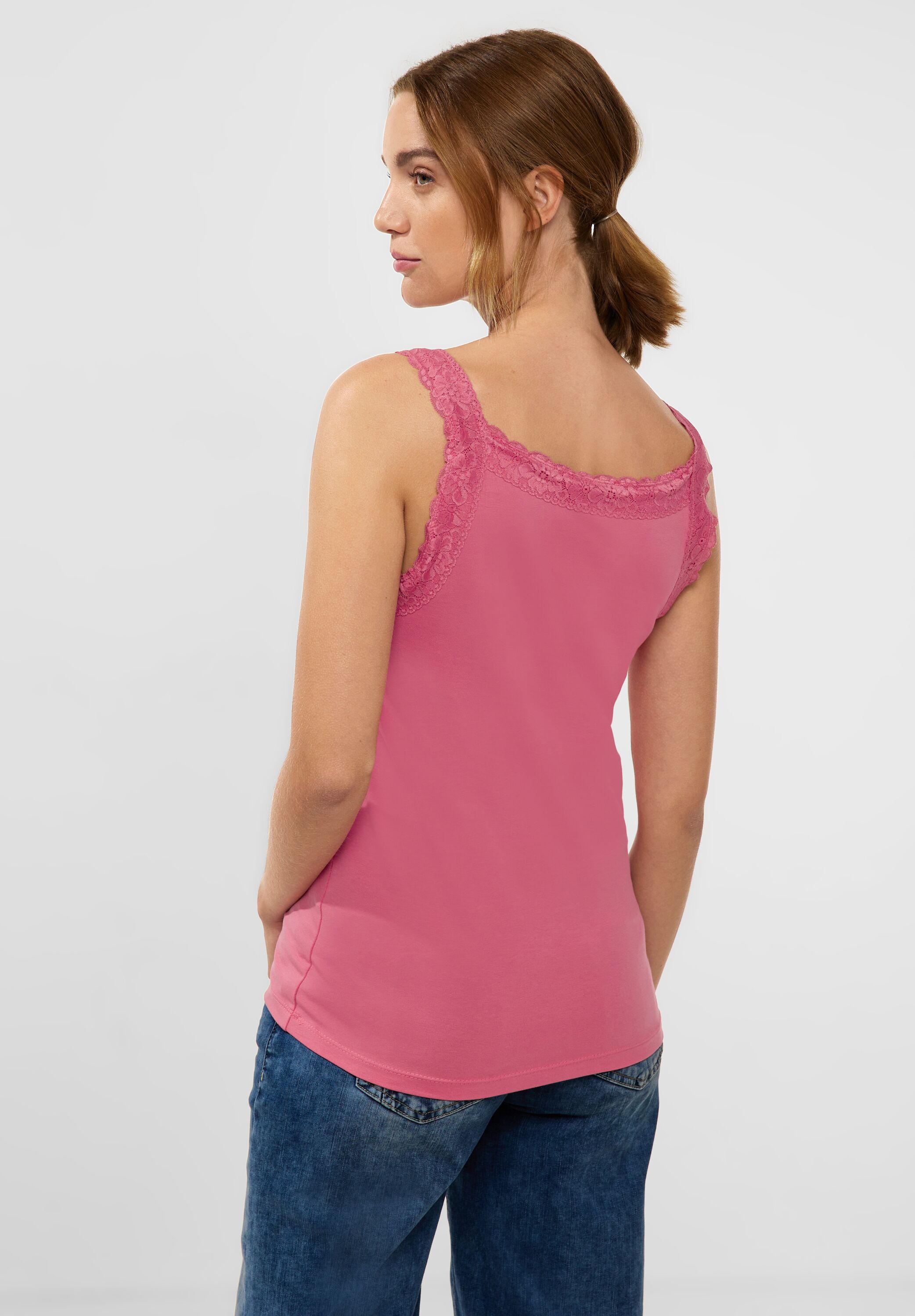 Basic Top mit Spitze