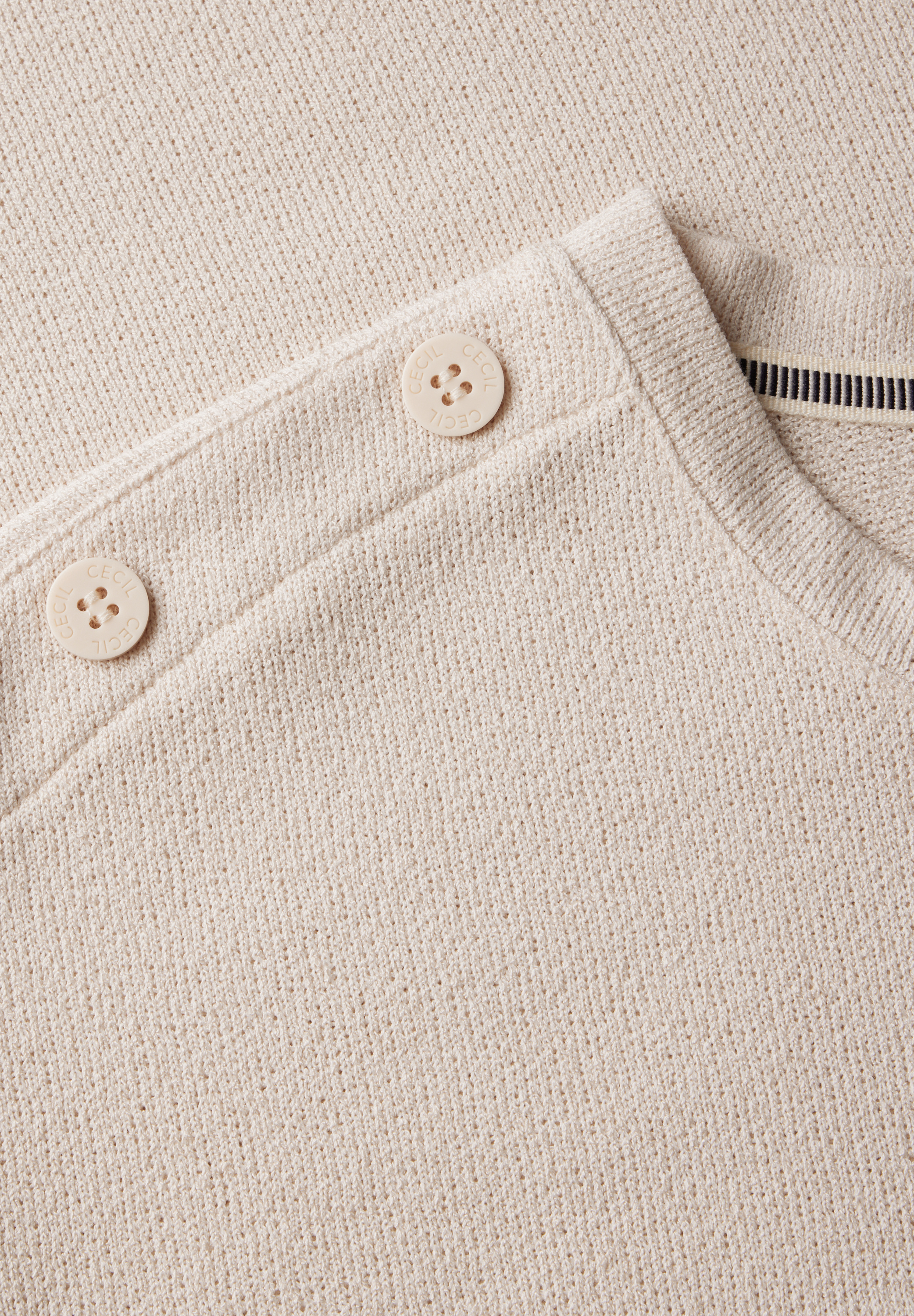 Strukturshirt mit Knöpfen