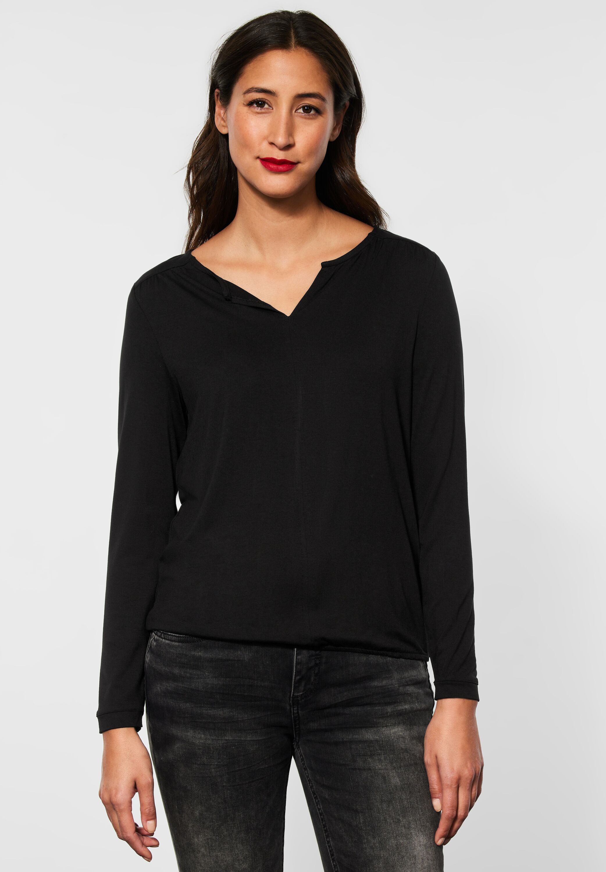 Shirt mit V-Ausschnitt