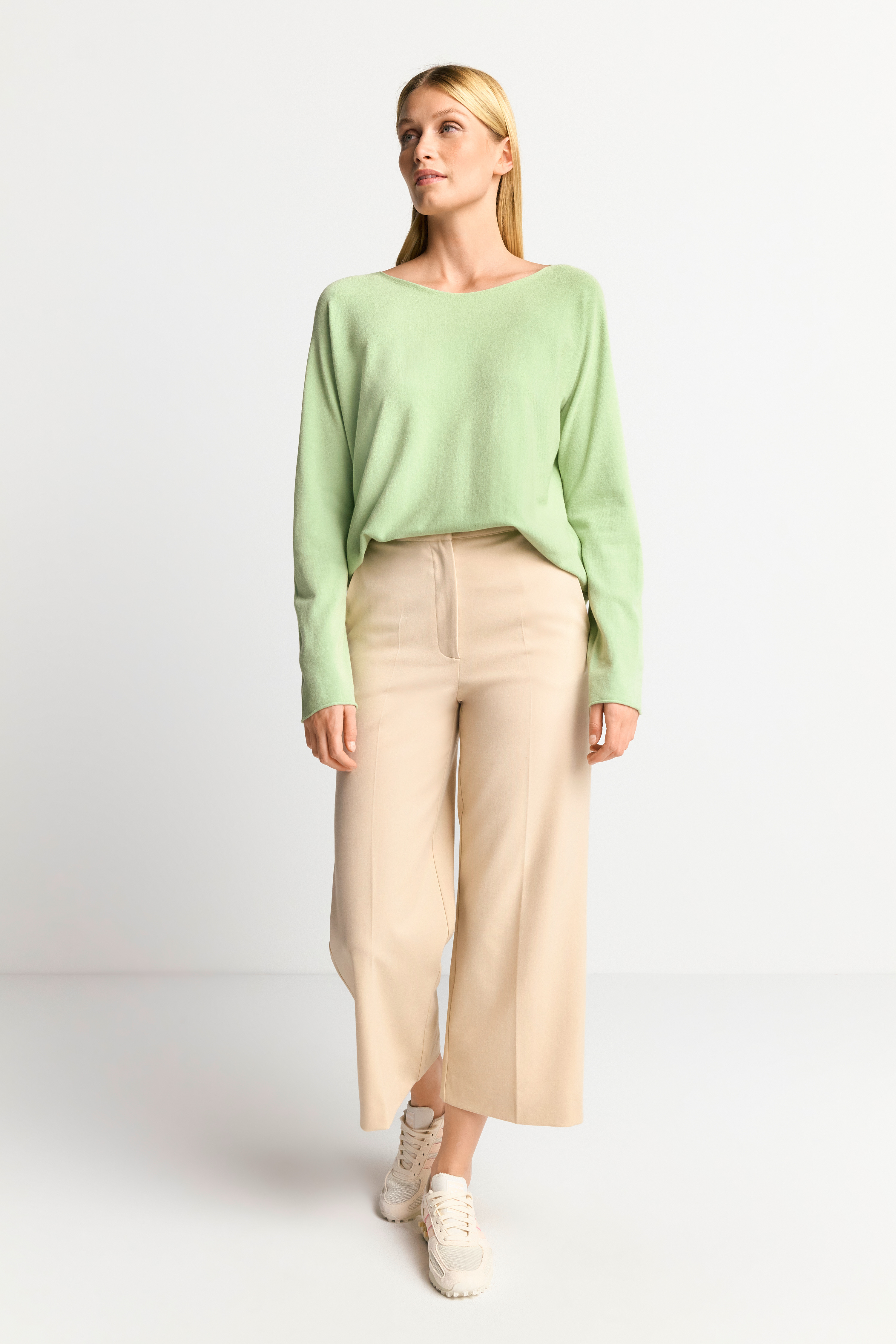 Seamless boat neck