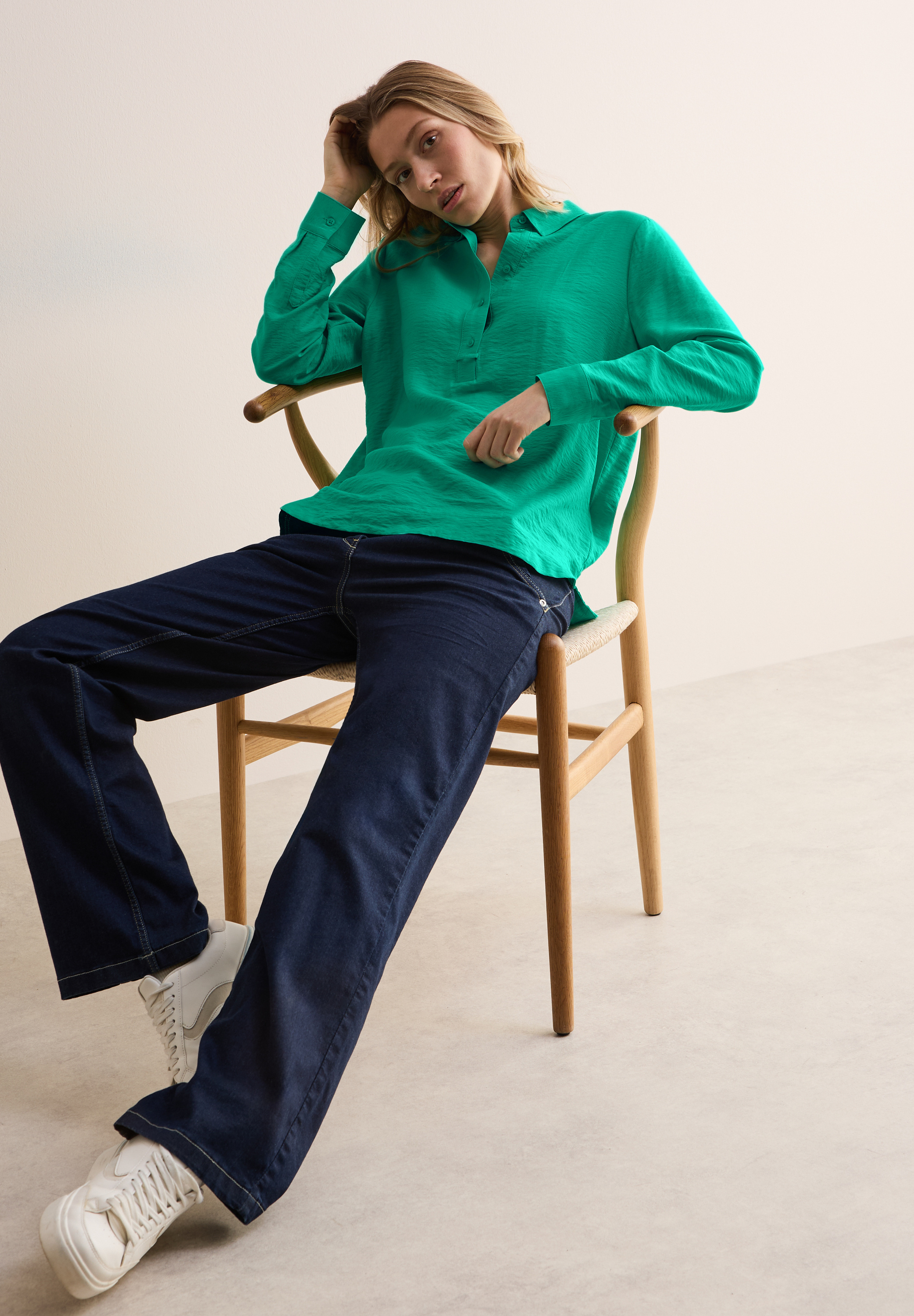 Bluse in Unifarbe