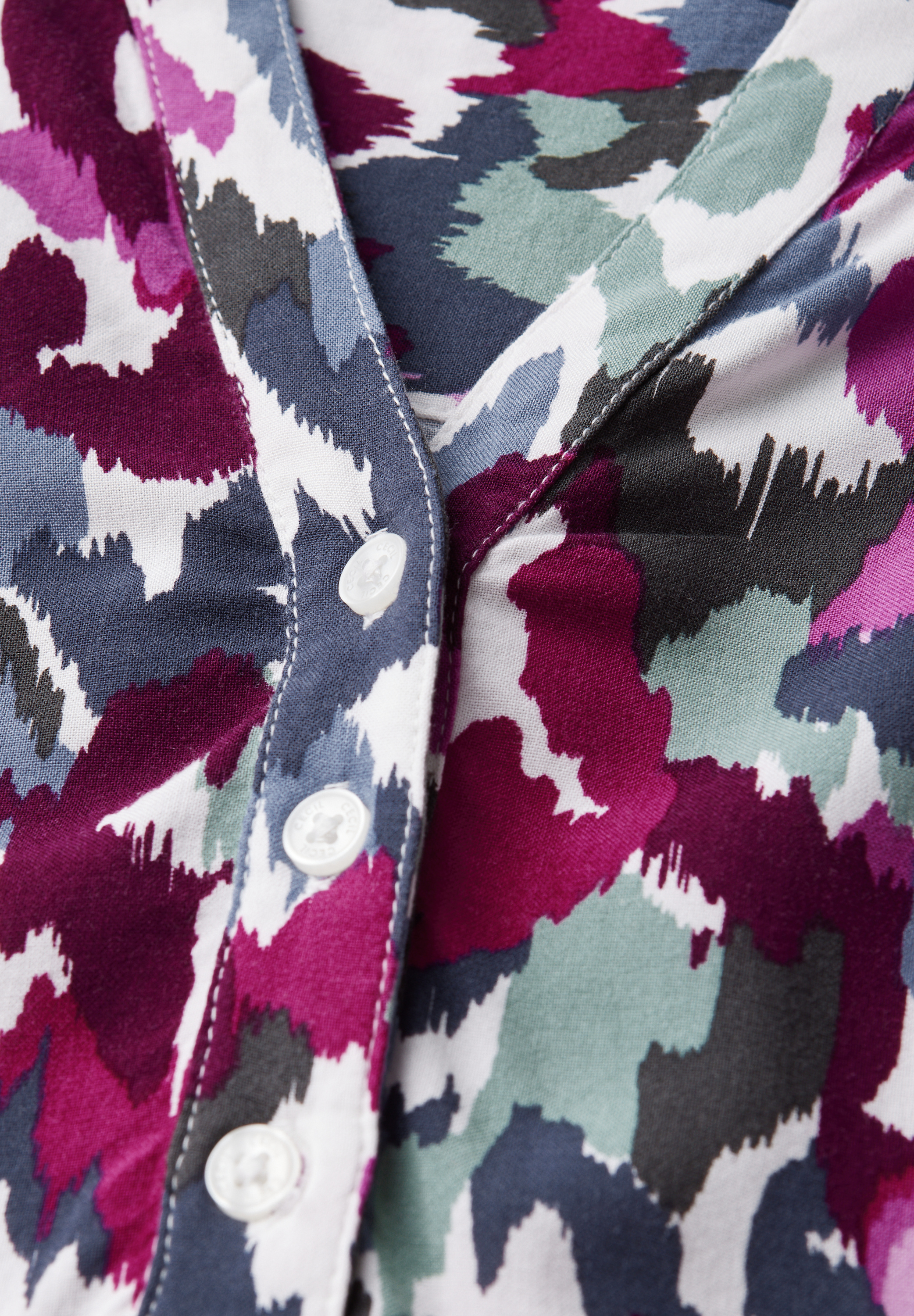 Gemusterte Bluse