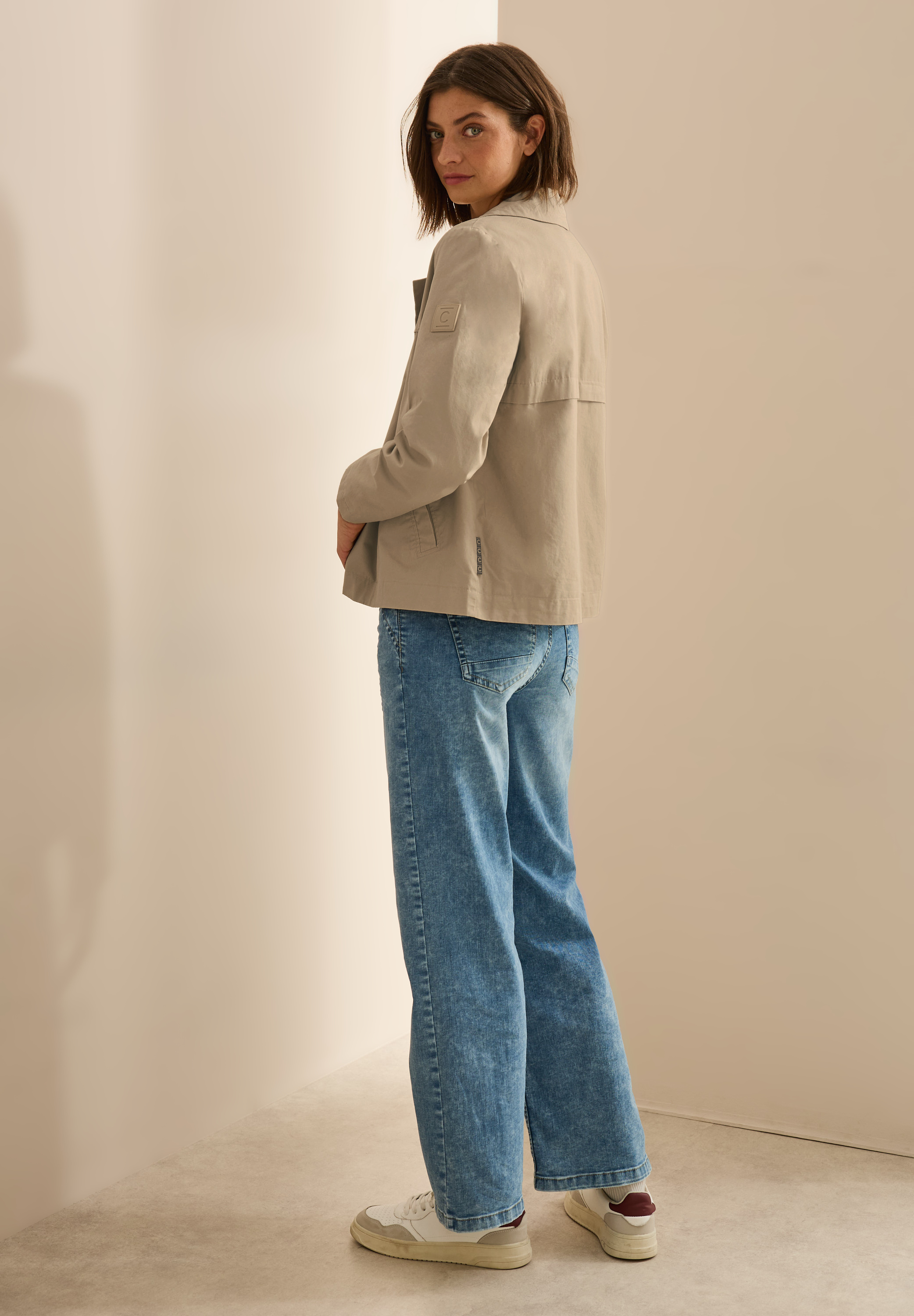 Kurze Trenchcoat