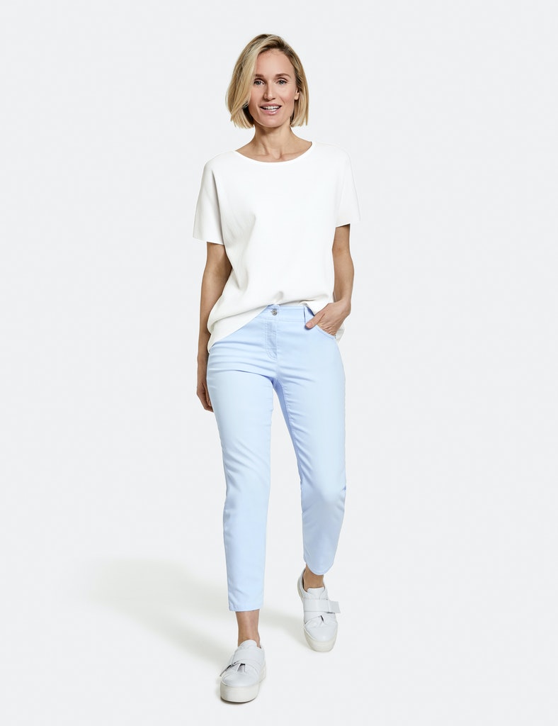 HOSE JEANS VERKUERZT