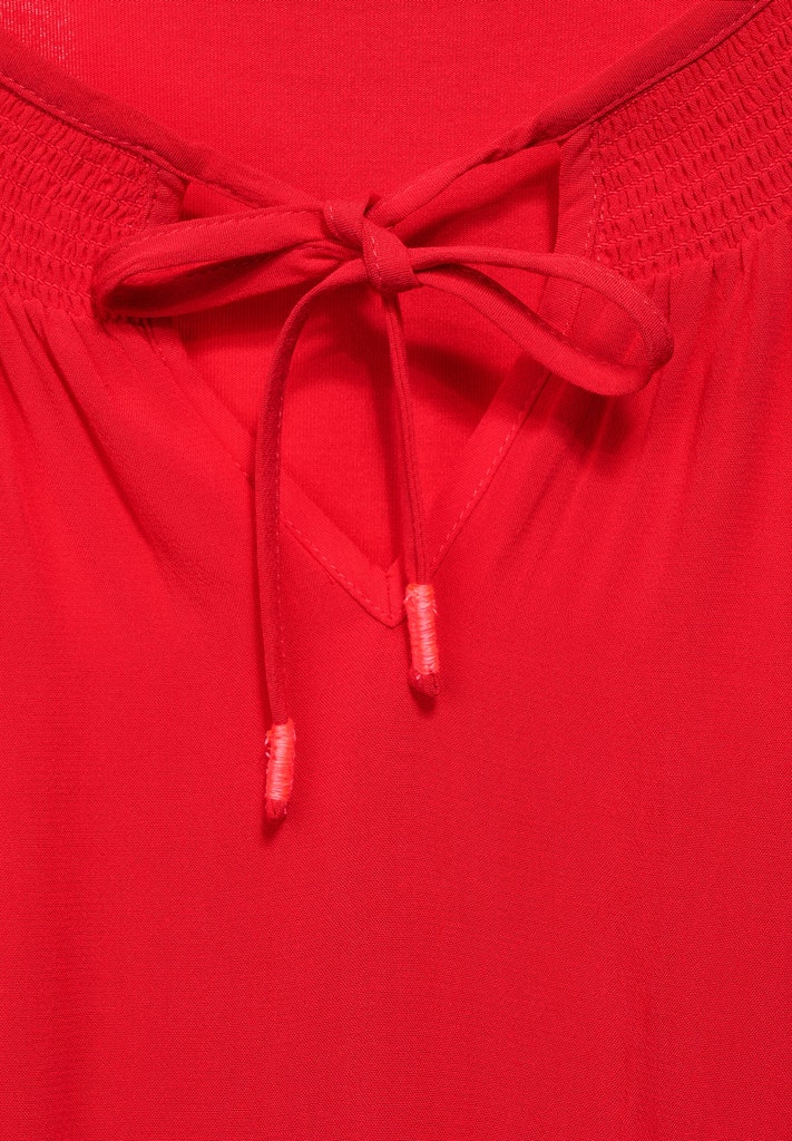 Bluse mit Smok Details