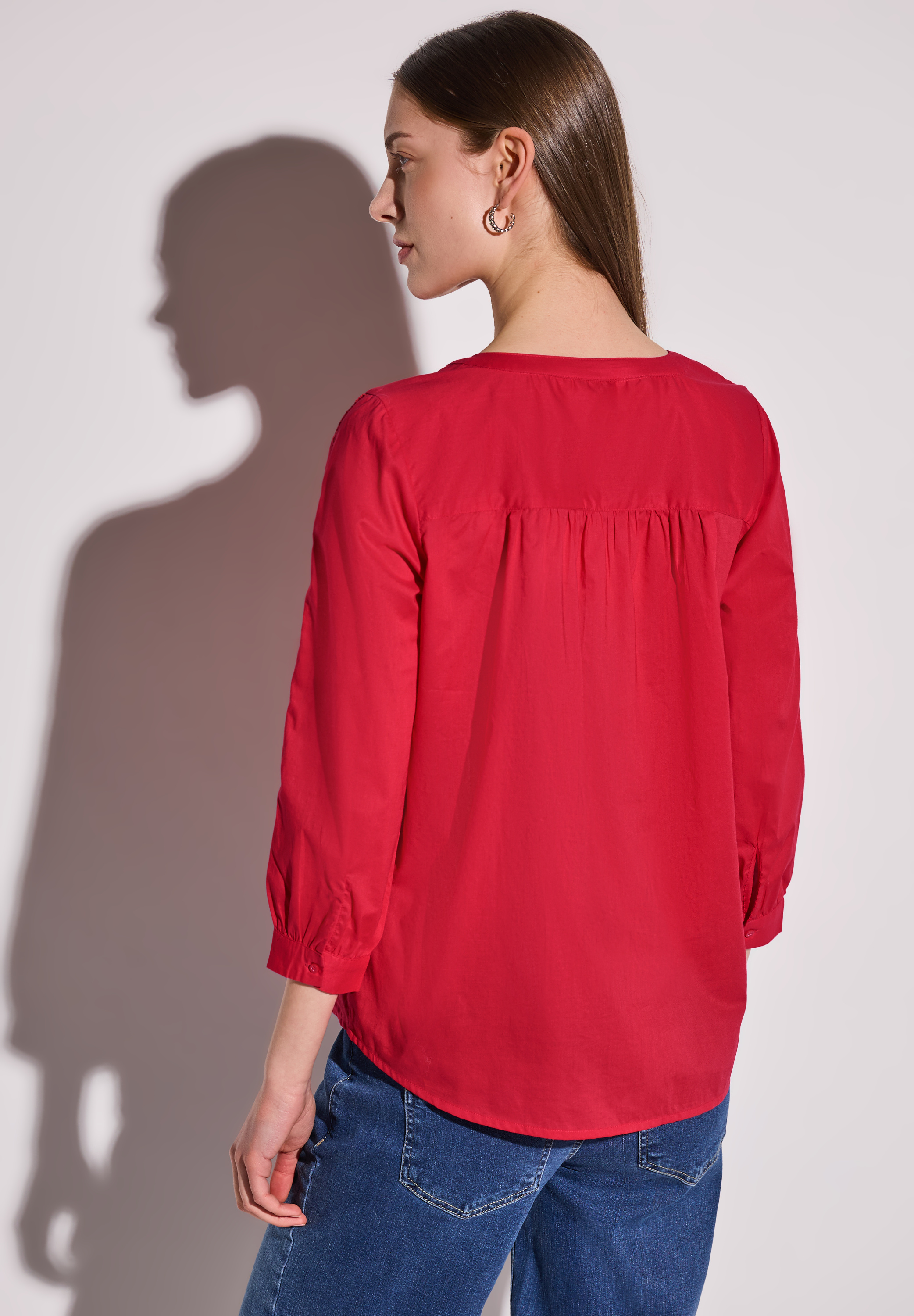 Bluse mit Tapedetails Bluse mit Tapedetails
