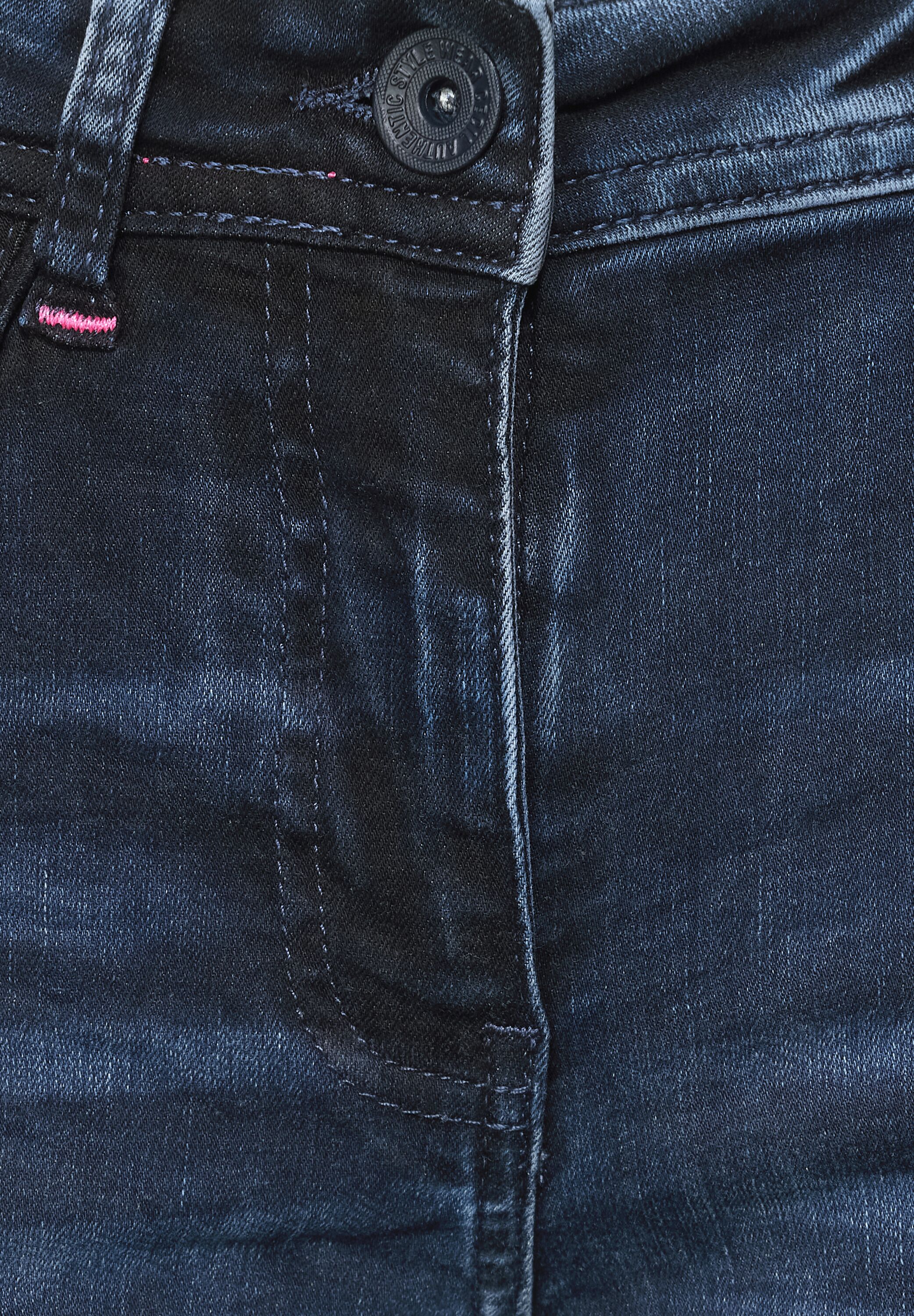 Loose Fit Jeans