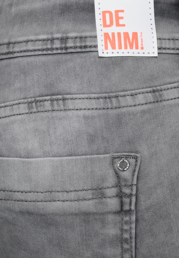 3/4 Casual Fit Jeans in Grau