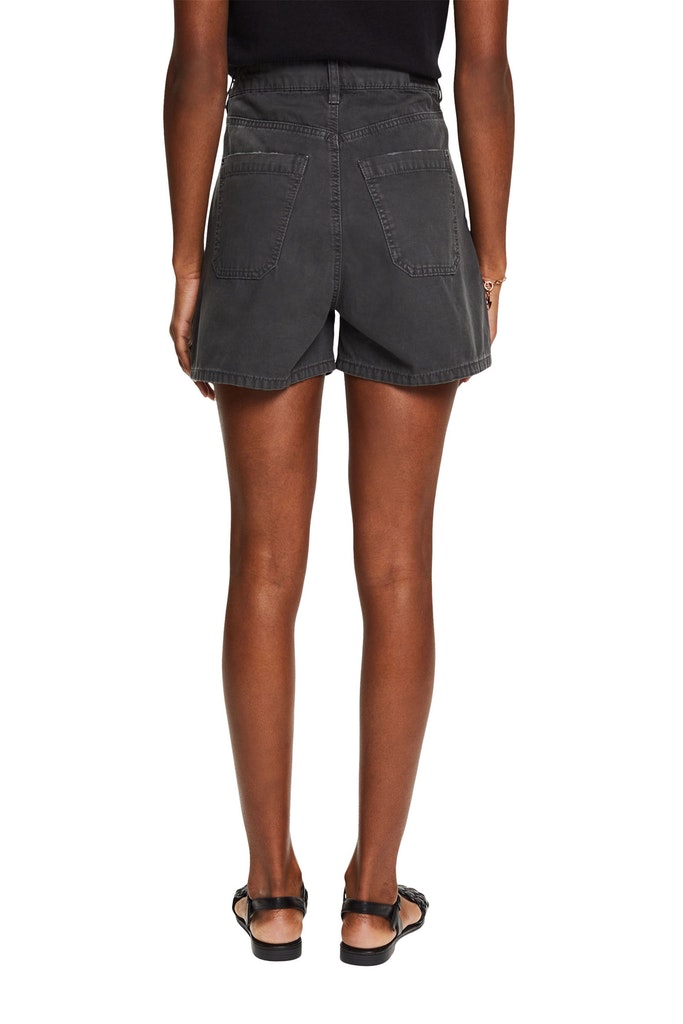 Mit Hanf: kurze Shorts