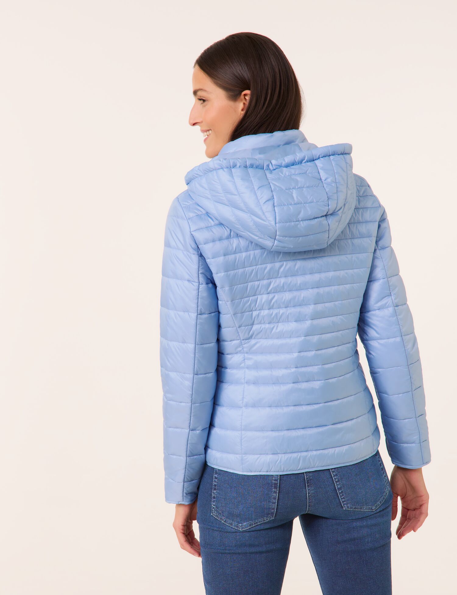 Steppjacke mit abnehmbarer Kapuze