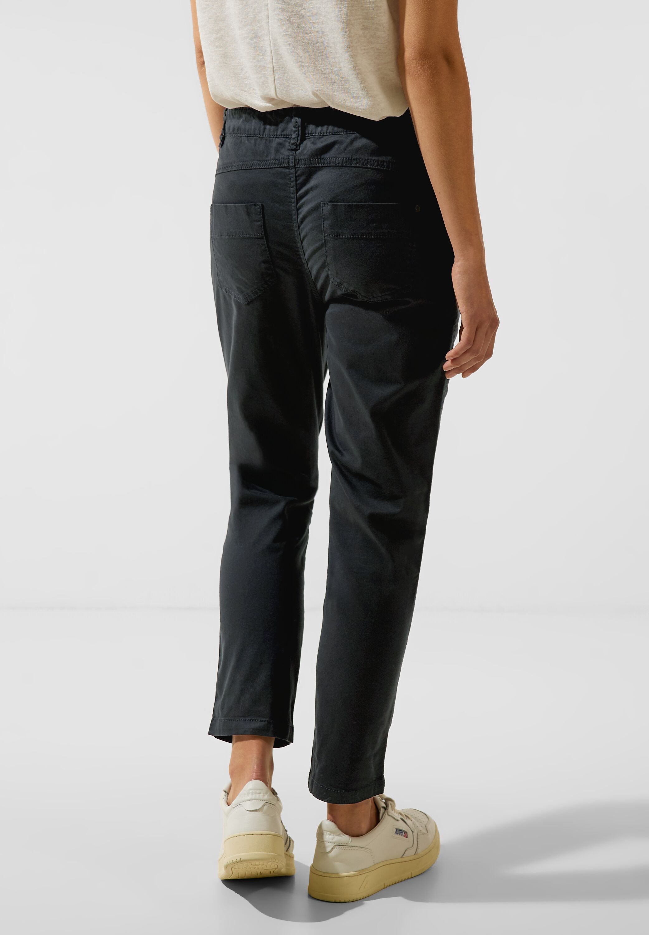 Casual Fit Hose