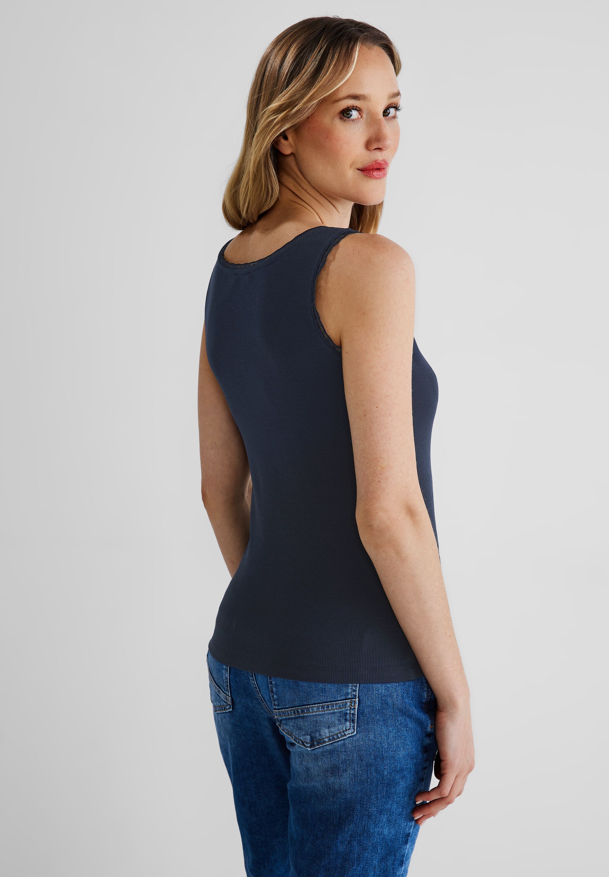 Ripp Top mit Spitze