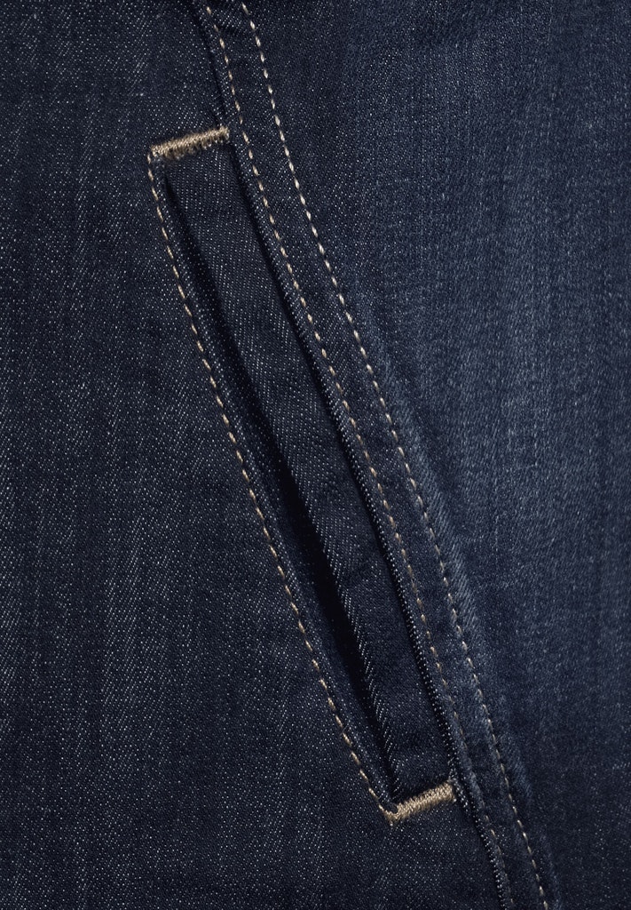 Blaue Jeansjacke