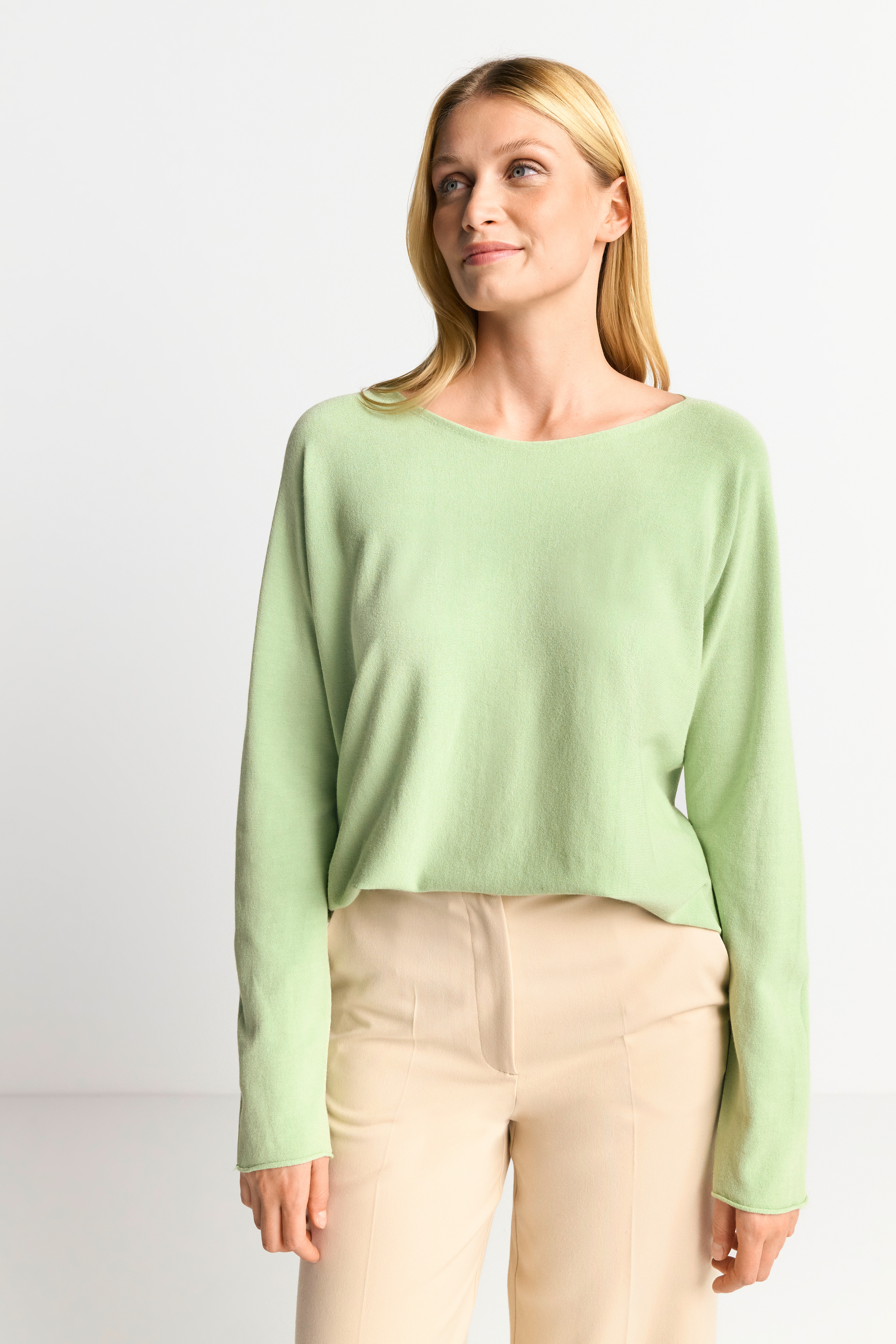 Seamless boat neck