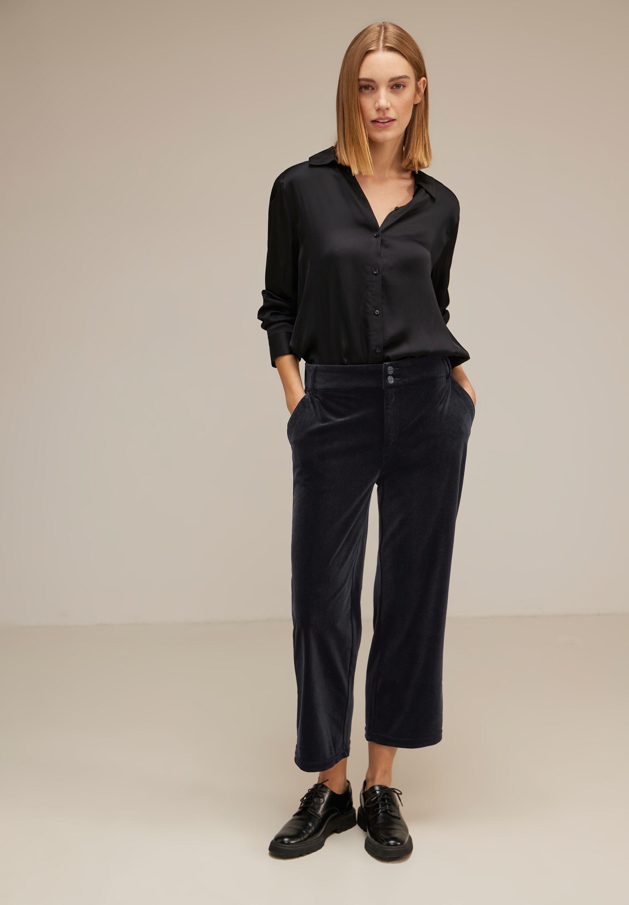 Casual Fit Samt Hose